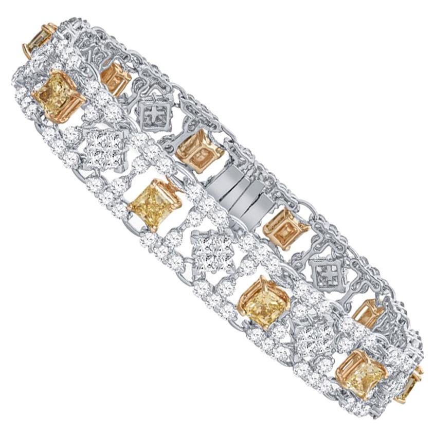 Modern Style Yellow and White Diamond Bracelet in Platinum and 18 Karat Gold For Sale