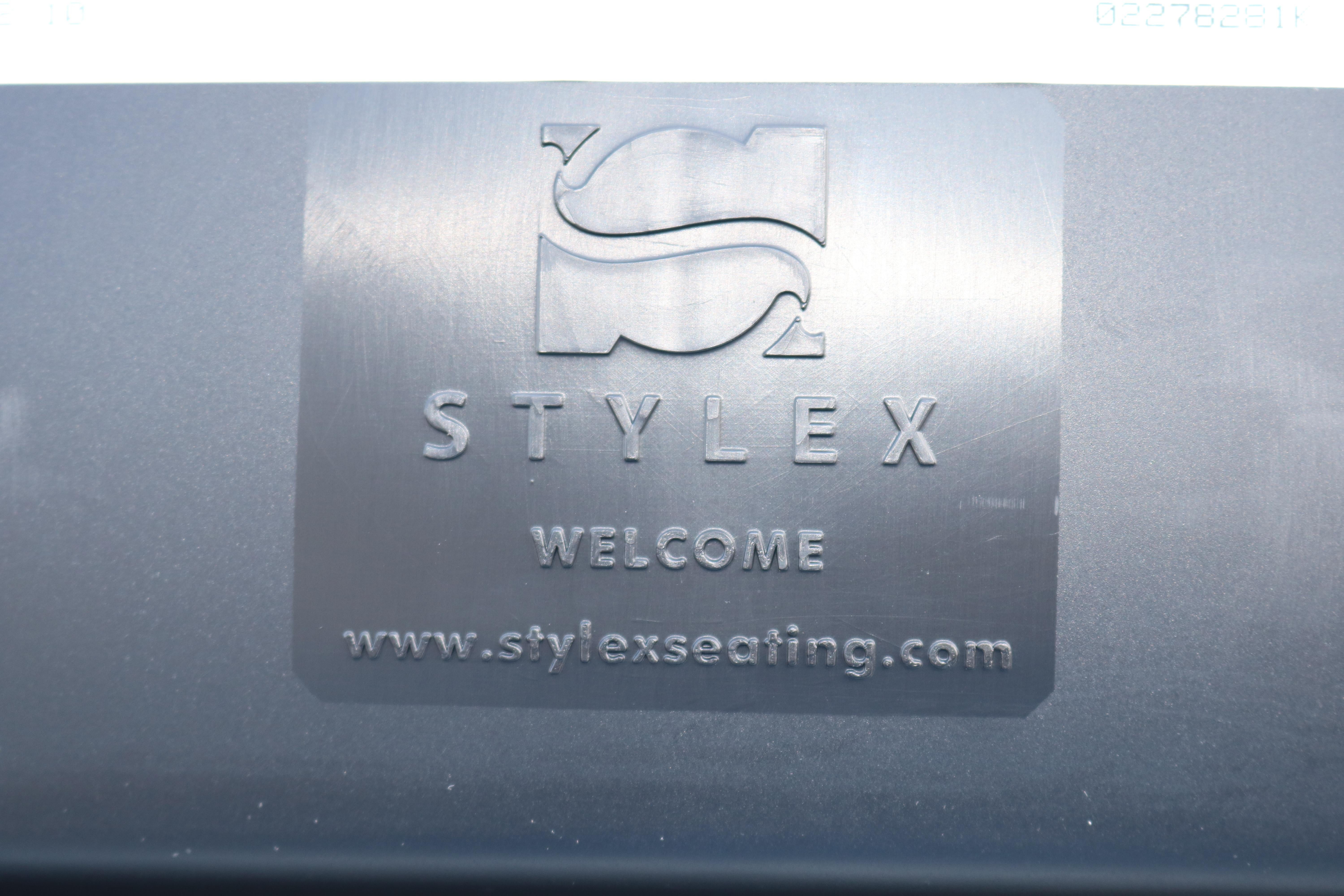 Chaises de salle à manger ou d'invité empilables ivoires modernes Stylex Welcome Multi Use, lot de 4 en vente 10