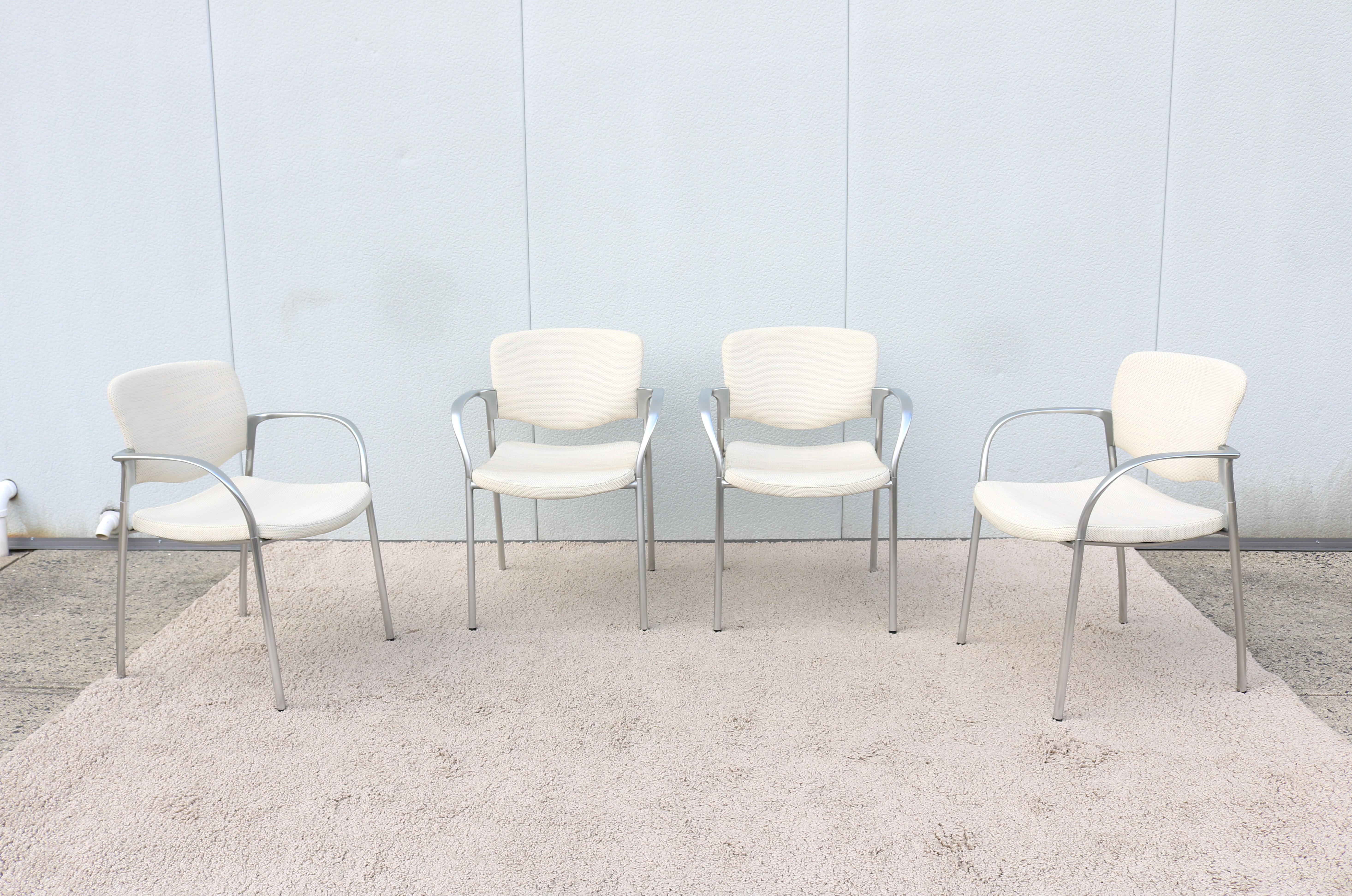 Modern Stylex Welcome Multi Use Ivory Stacking Dining oder Gast Stühle - Set von 4 (Moderne) im Angebot
