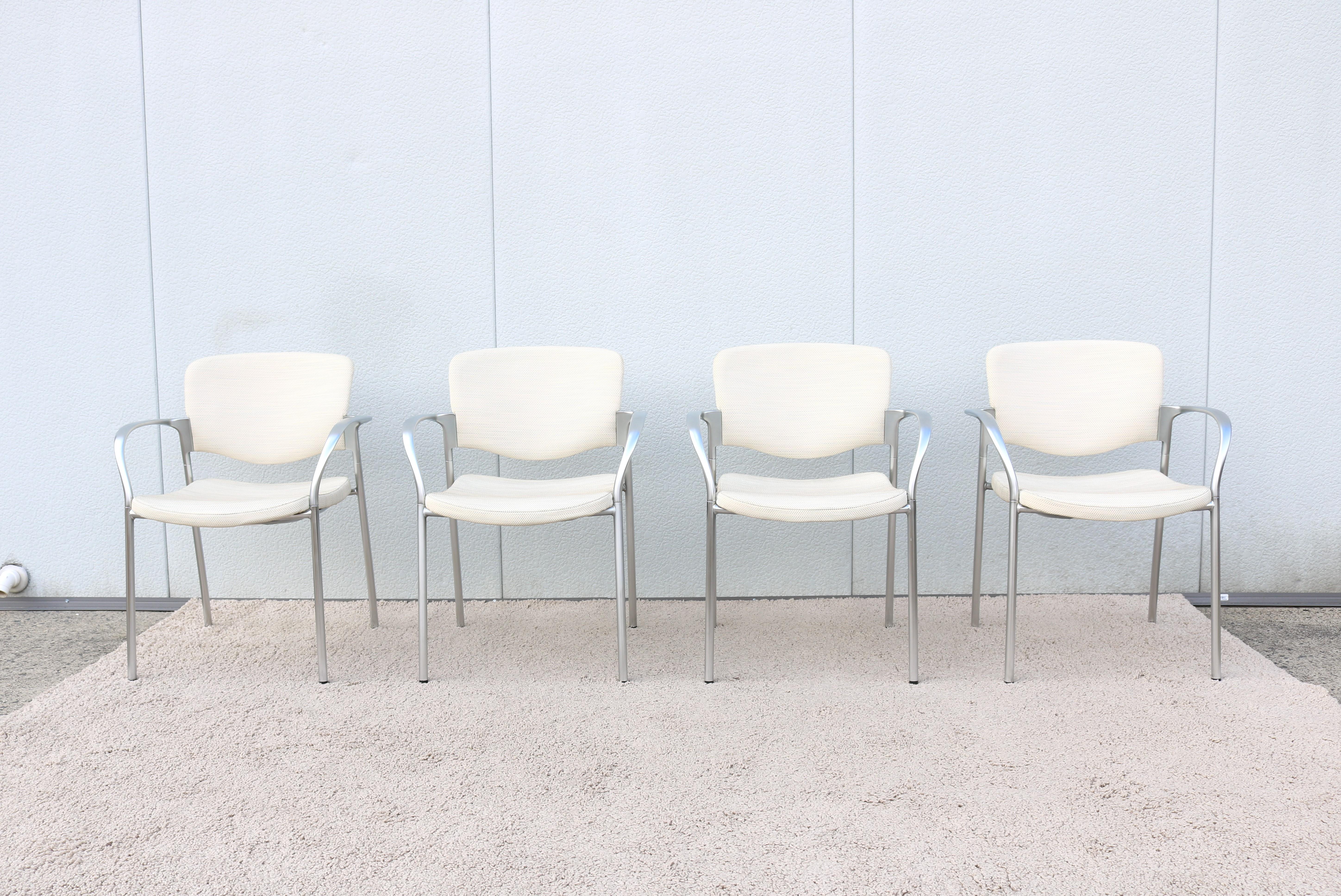 Modern Stylex Welcome Multi Use Ivory Stacking Dining oder Gast Stühle - Set von 4 (21. Jahrhundert und zeitgenössisch) im Angebot
