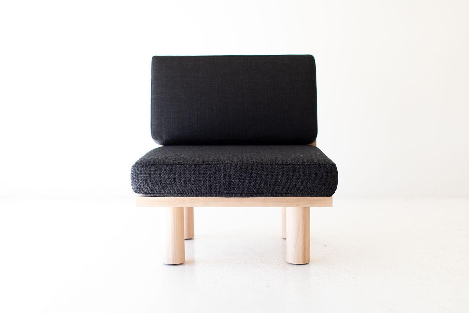 Moderne Chaise d'appoint moderne Suelo, pieds tournés en vente