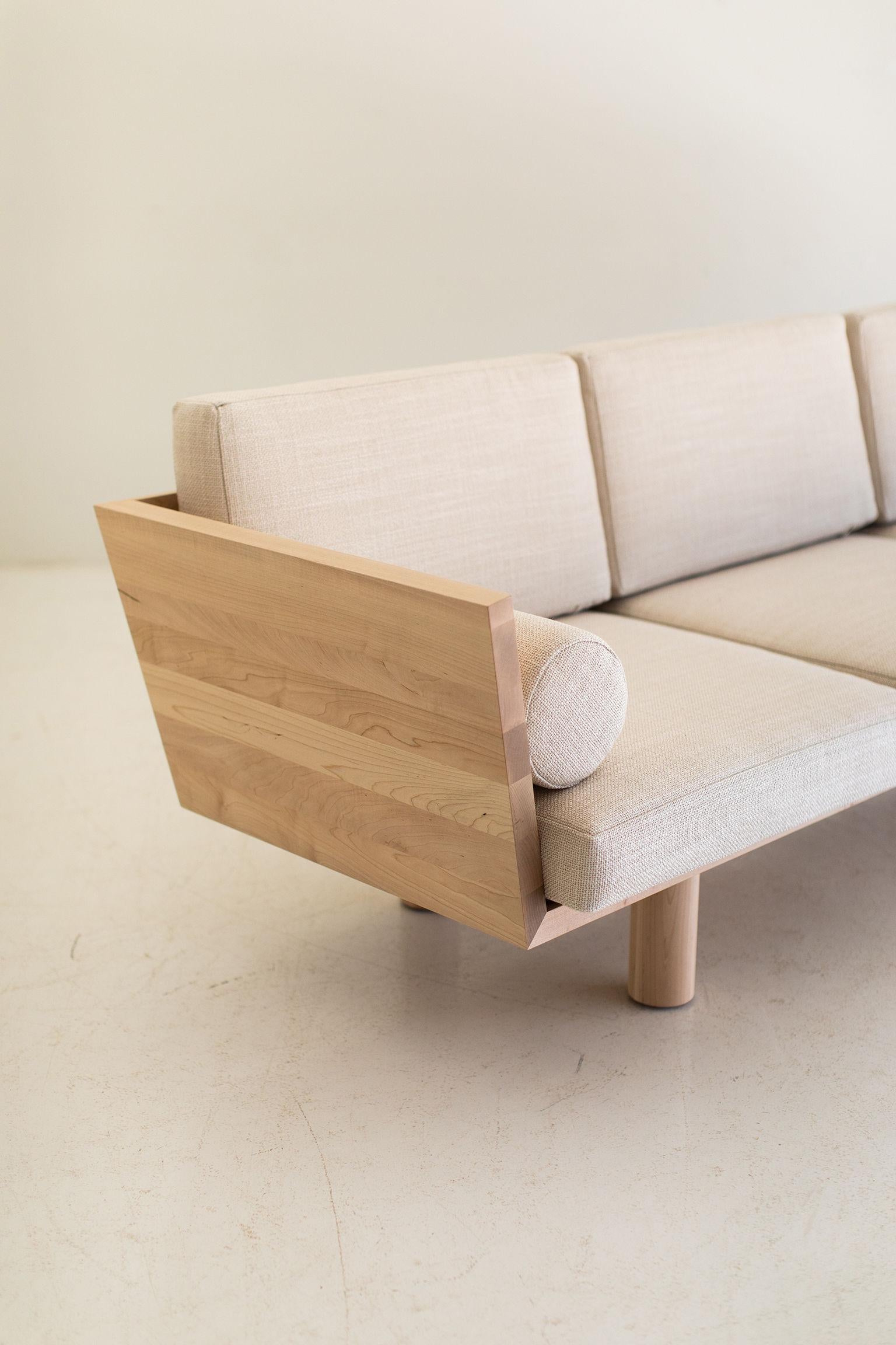 Modern Suelo Sofa, Turned Leg For Sale 8