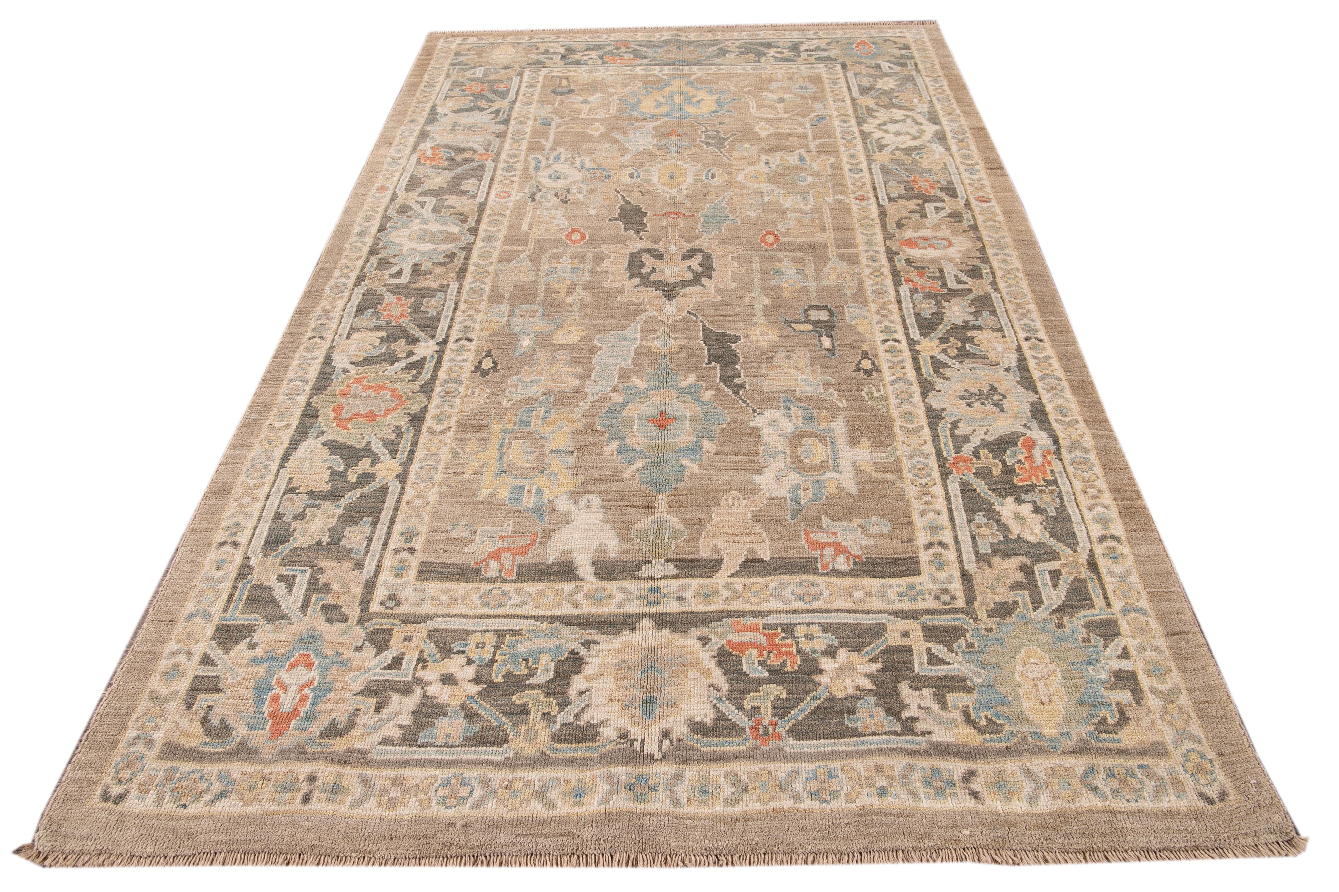 Persian Modern Sultanabad Beige and Gray Handmade Floral Wool Rug For Sale