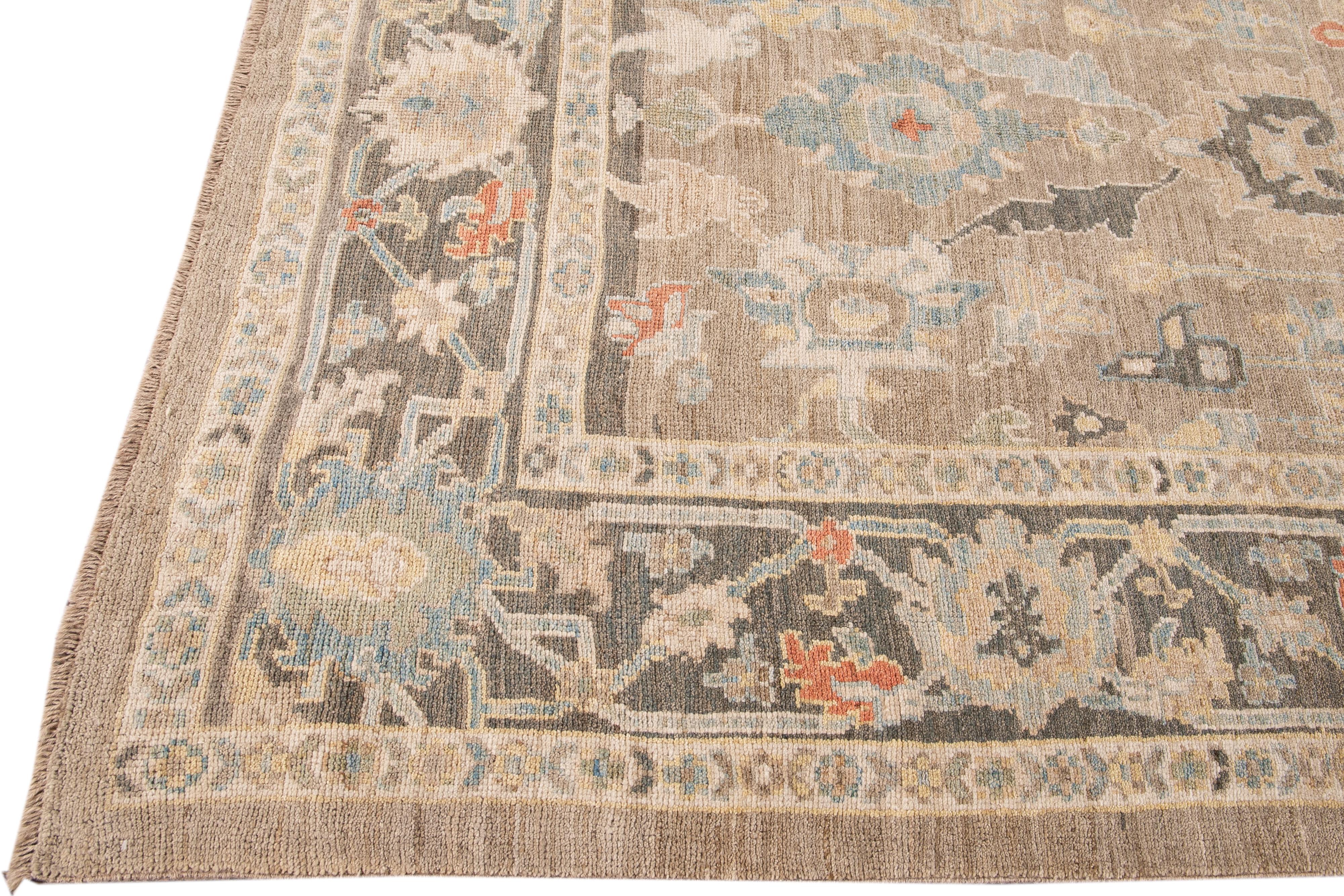 Hand-Knotted Modern Sultanabad Beige and Gray Handmade Floral Wool Rug For Sale