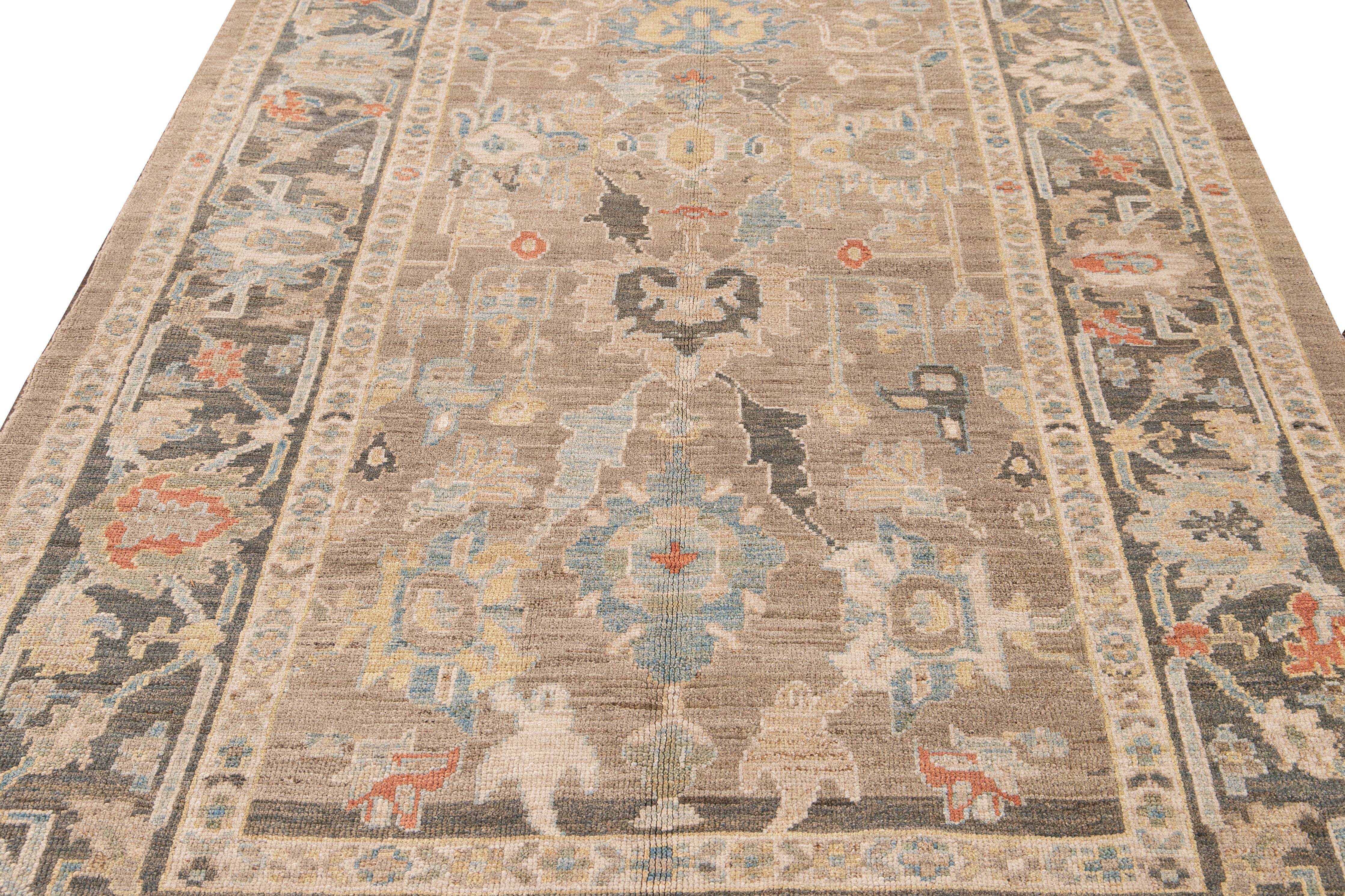 Modern Sultanabad Beige and Gray Handmade Floral Wool Rug For Sale 2