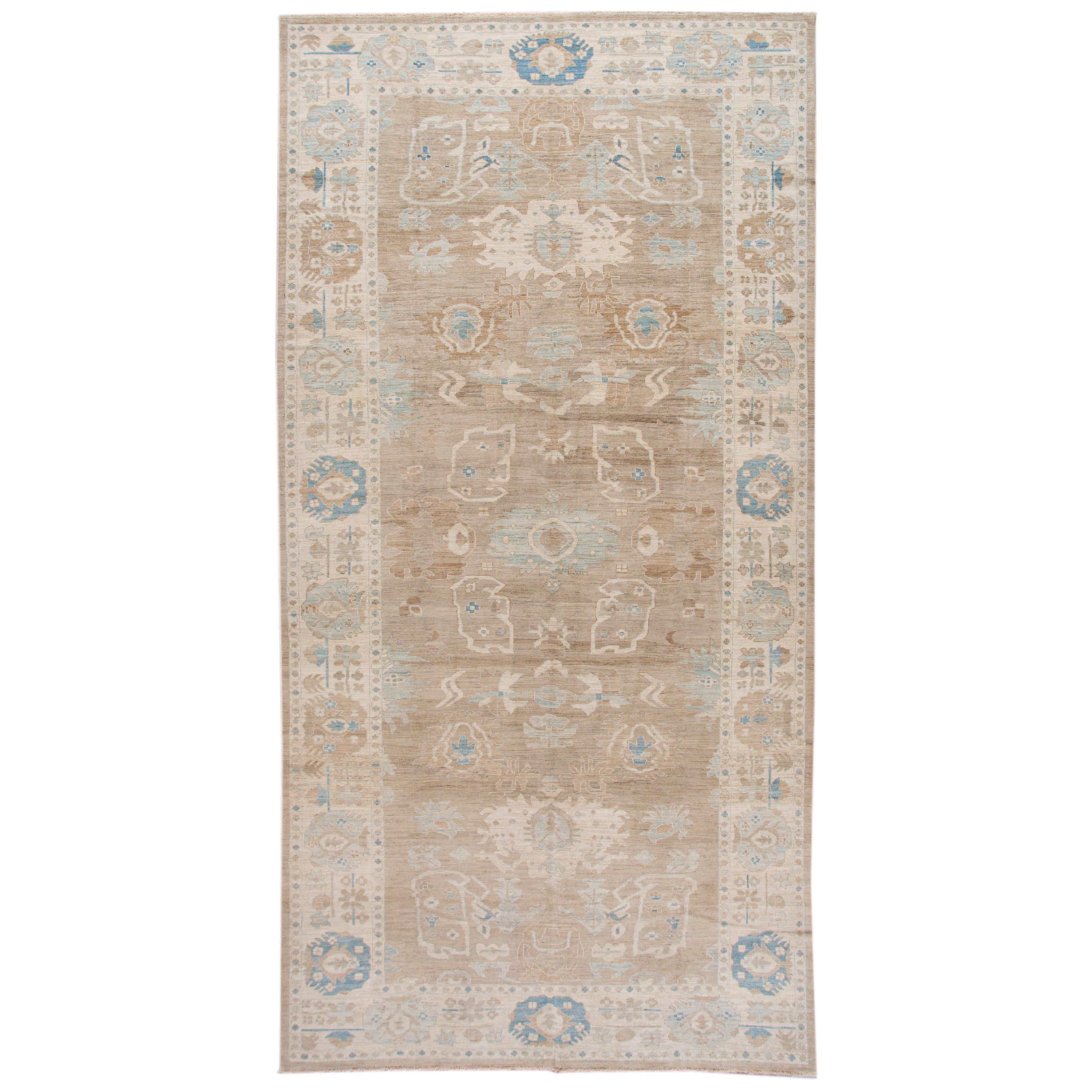 Modern Sultanabad Oversize Handmade Floral Beige And Gray Wool Rug For