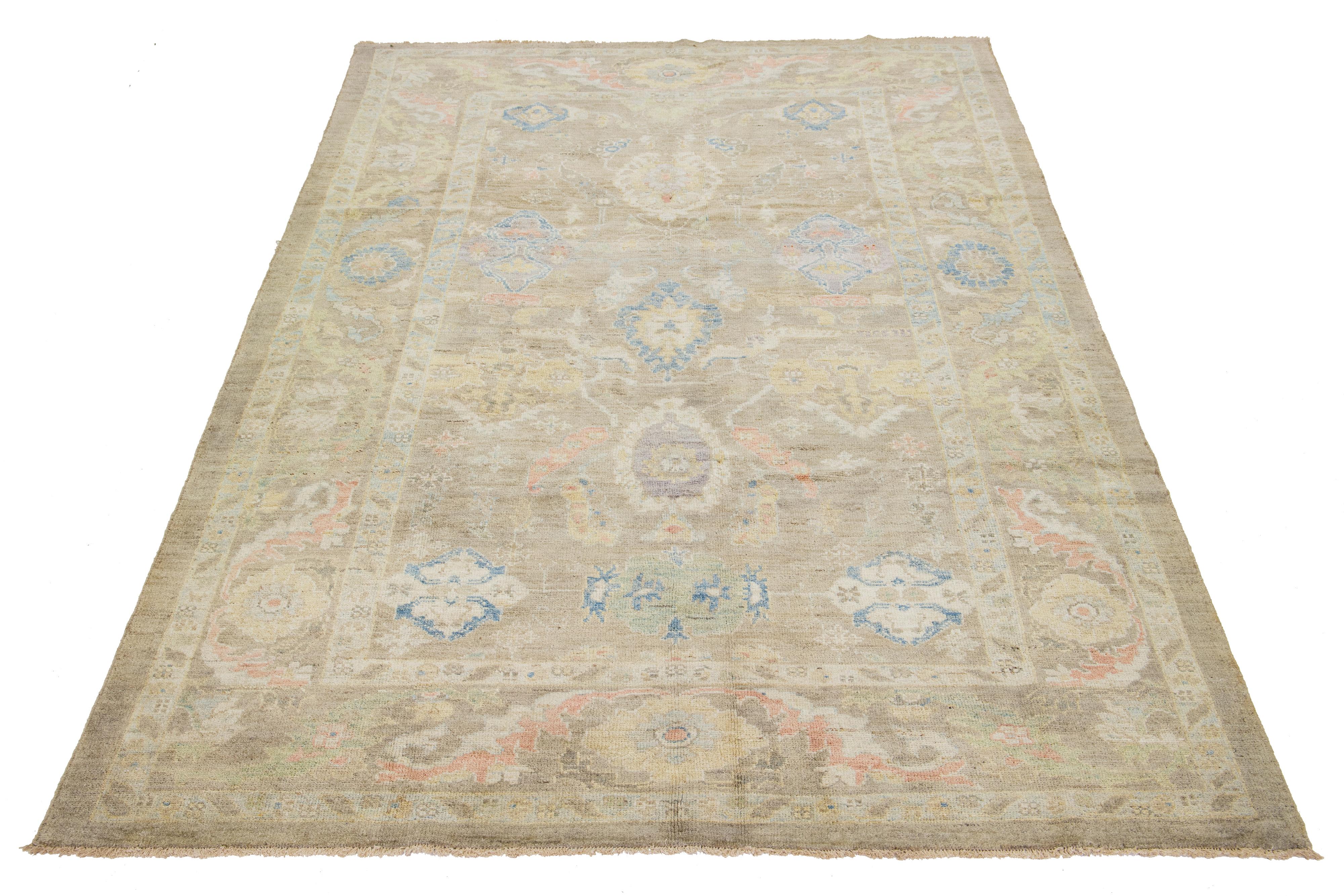 Persian Modern Sultanabad Beige Handmade Room Size Wool Rug With Floral Motif For Sale