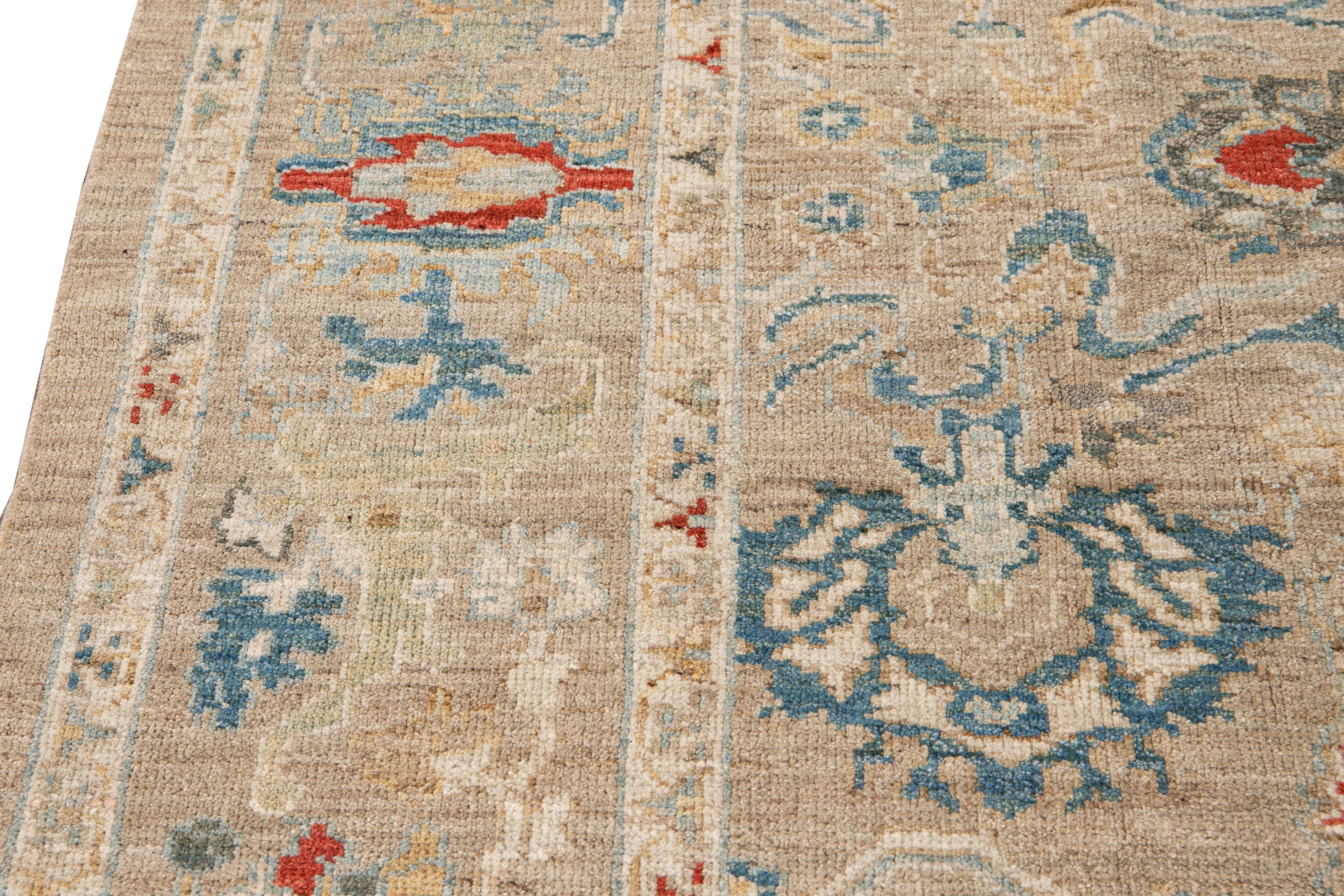 Moderner, moderner, handgefertigter, quadratischer, geblümter Wollteppich in Sultanabad im Angebot 3