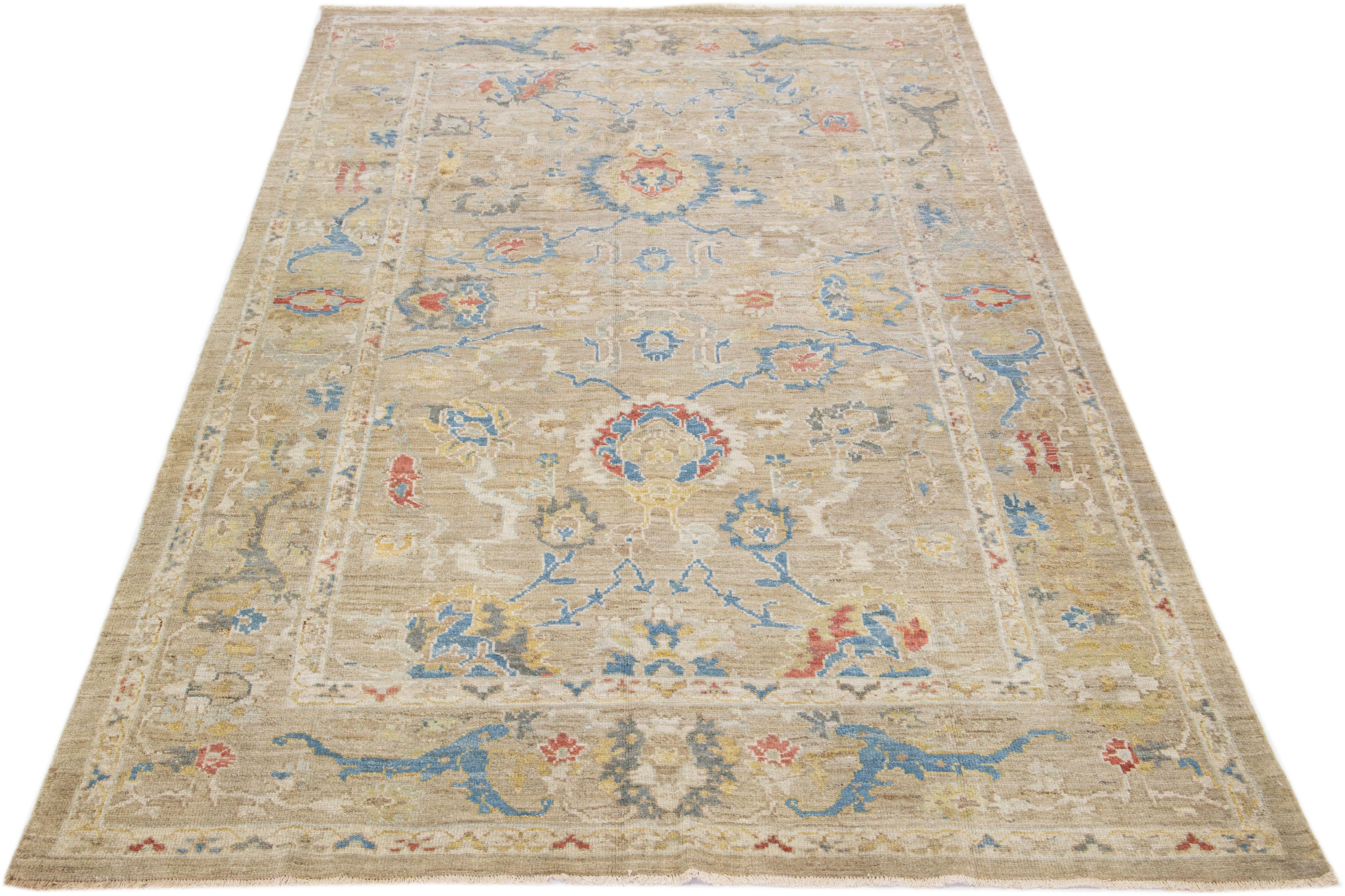 Persian Modern Sultanabad Beige Handmade Wool Rug with Floral Motif For Sale