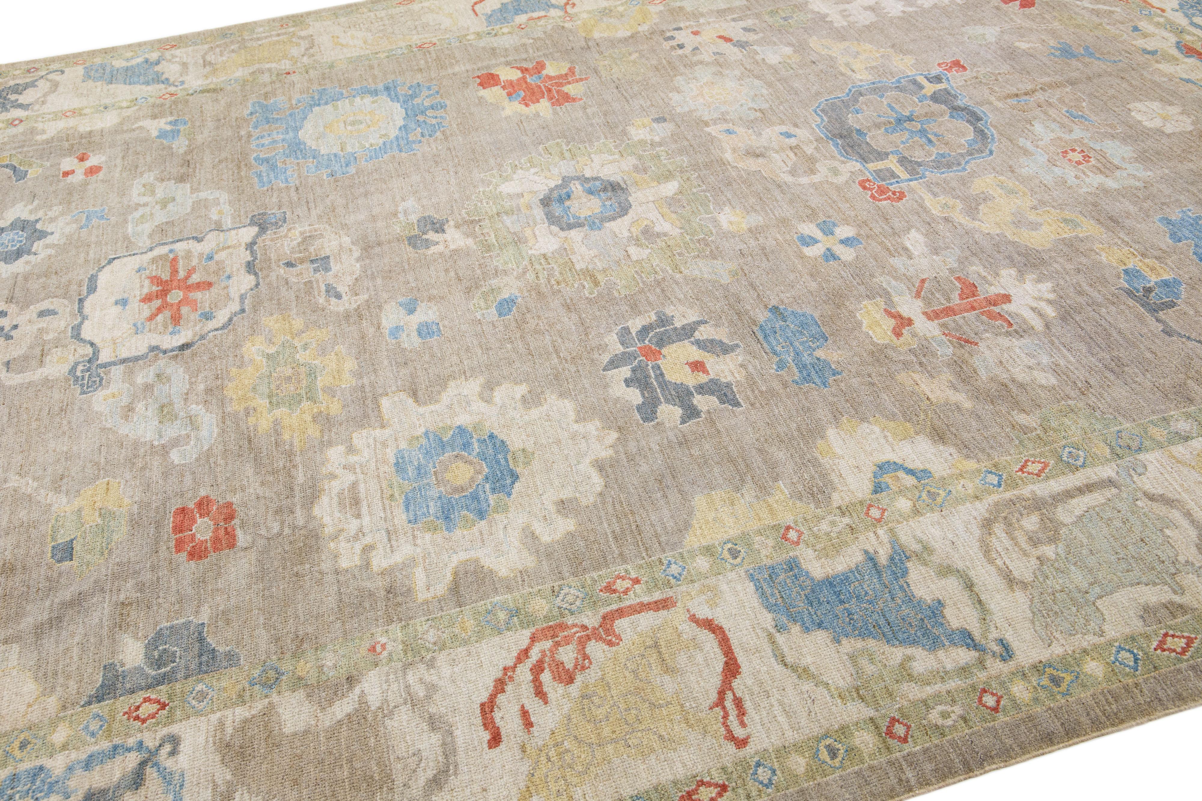 Modern Sultanabad Brown Handmade Floral Pattern Wool Rug In New Condition For Sale In Norwalk, CT