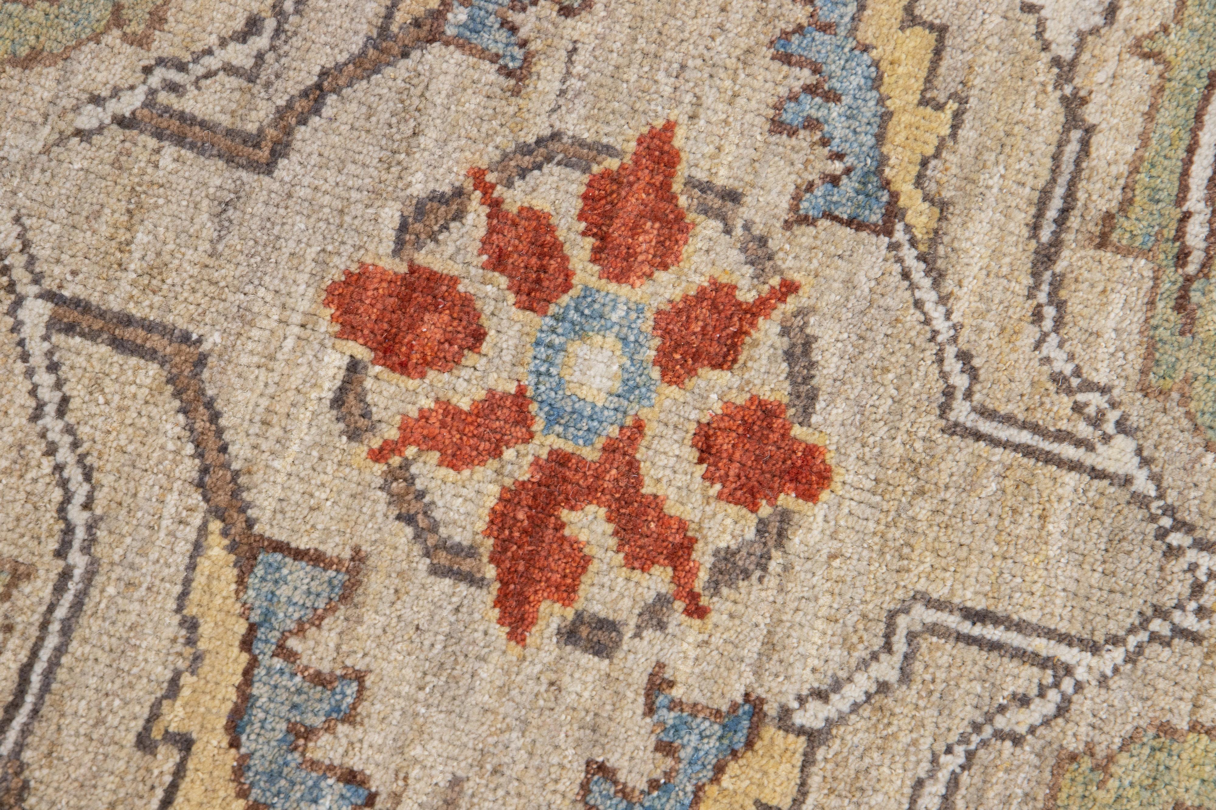 Moderner moderner handgefertigter Sultanabad-Wollteppich in Braun und Rost mit Blumenmuster (21. Jahrhundert und zeitgenössisch) im Angebot