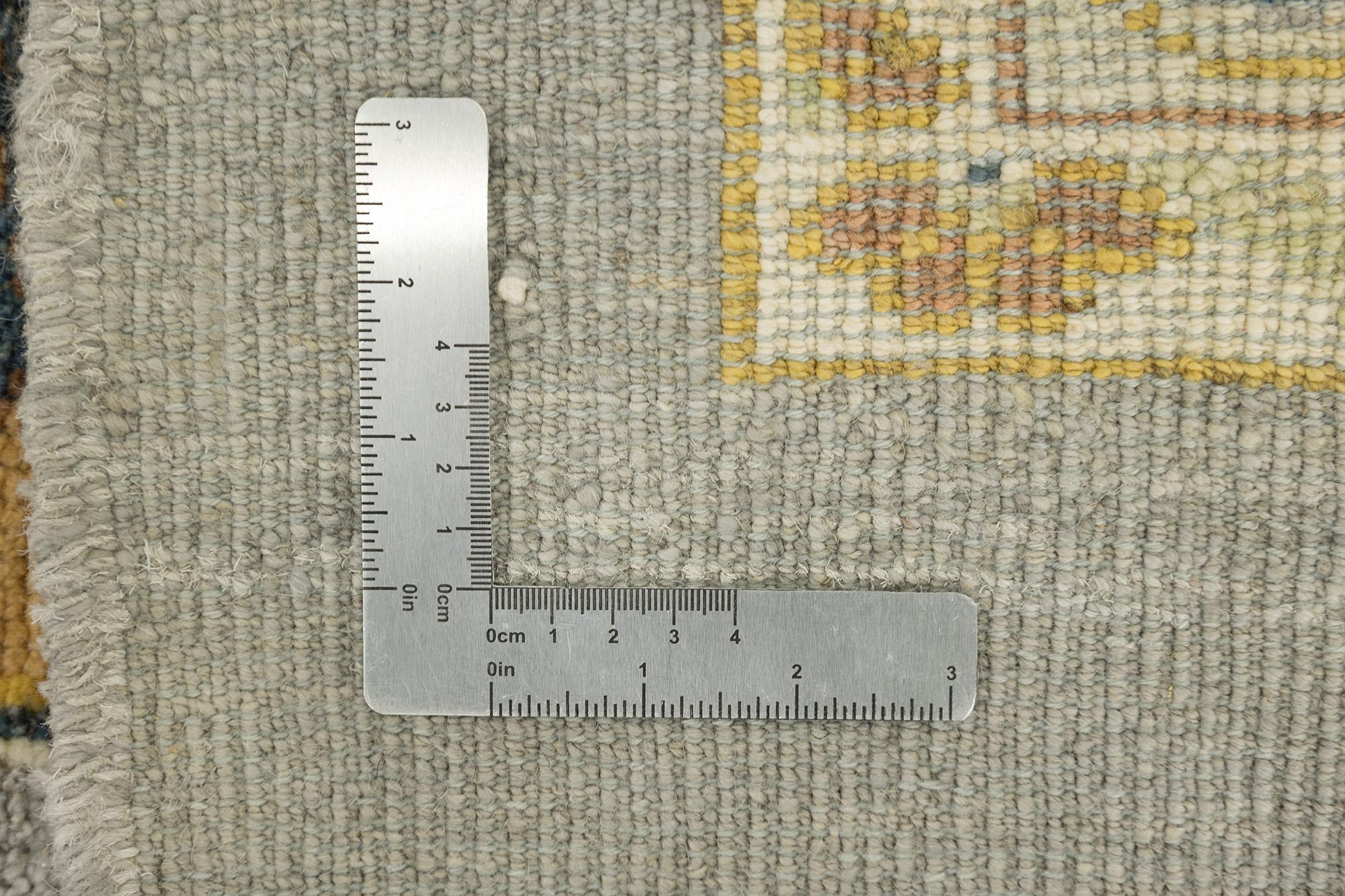 Modernes Sultanabad (sanftes Grau-Blau, Goldgelb und Elfenbein)  12'6