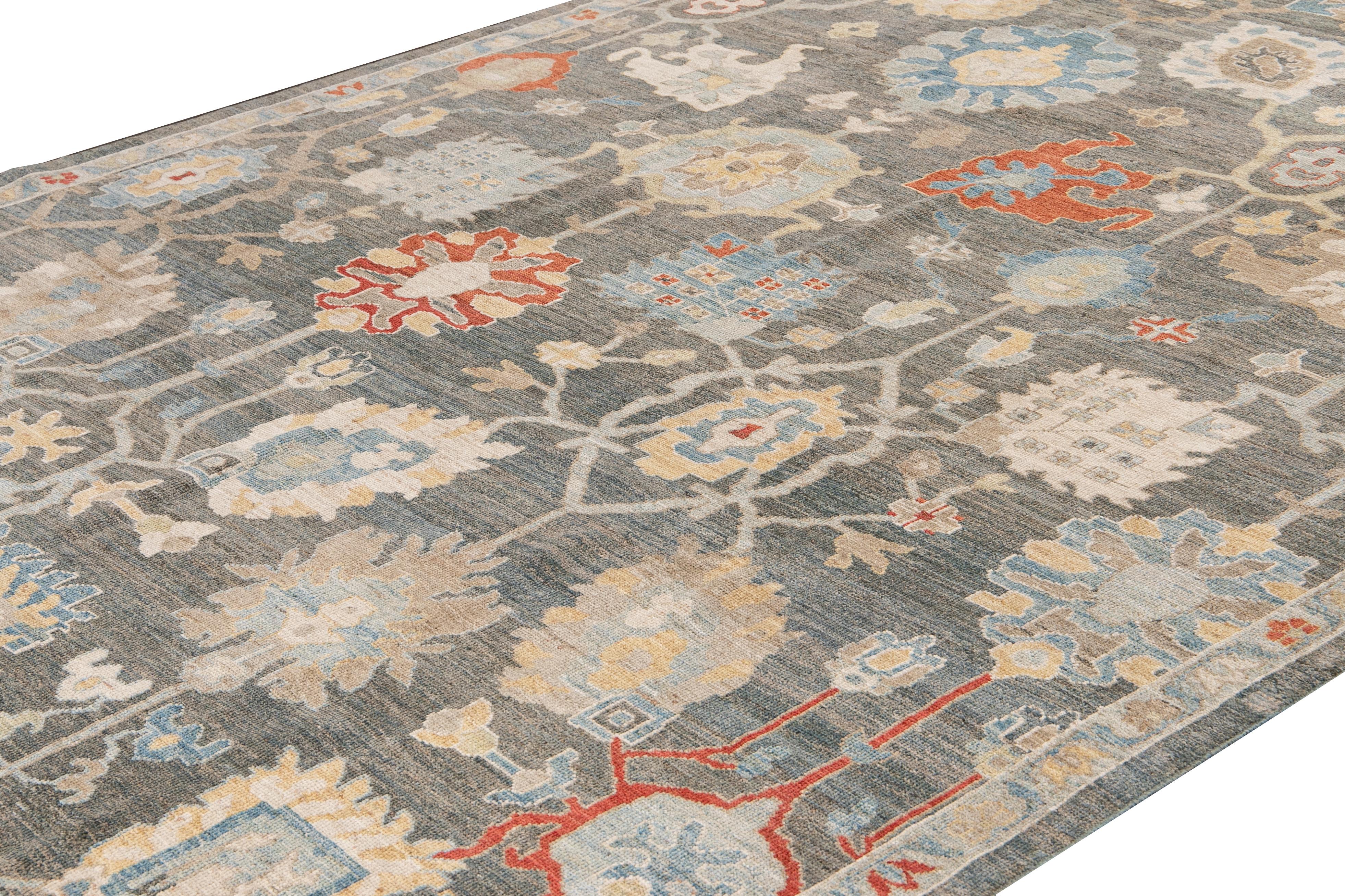Modern Sultanabad Gray Handmade Floral Designed Wool Rug In New Condition For Sale In Norwalk, CT