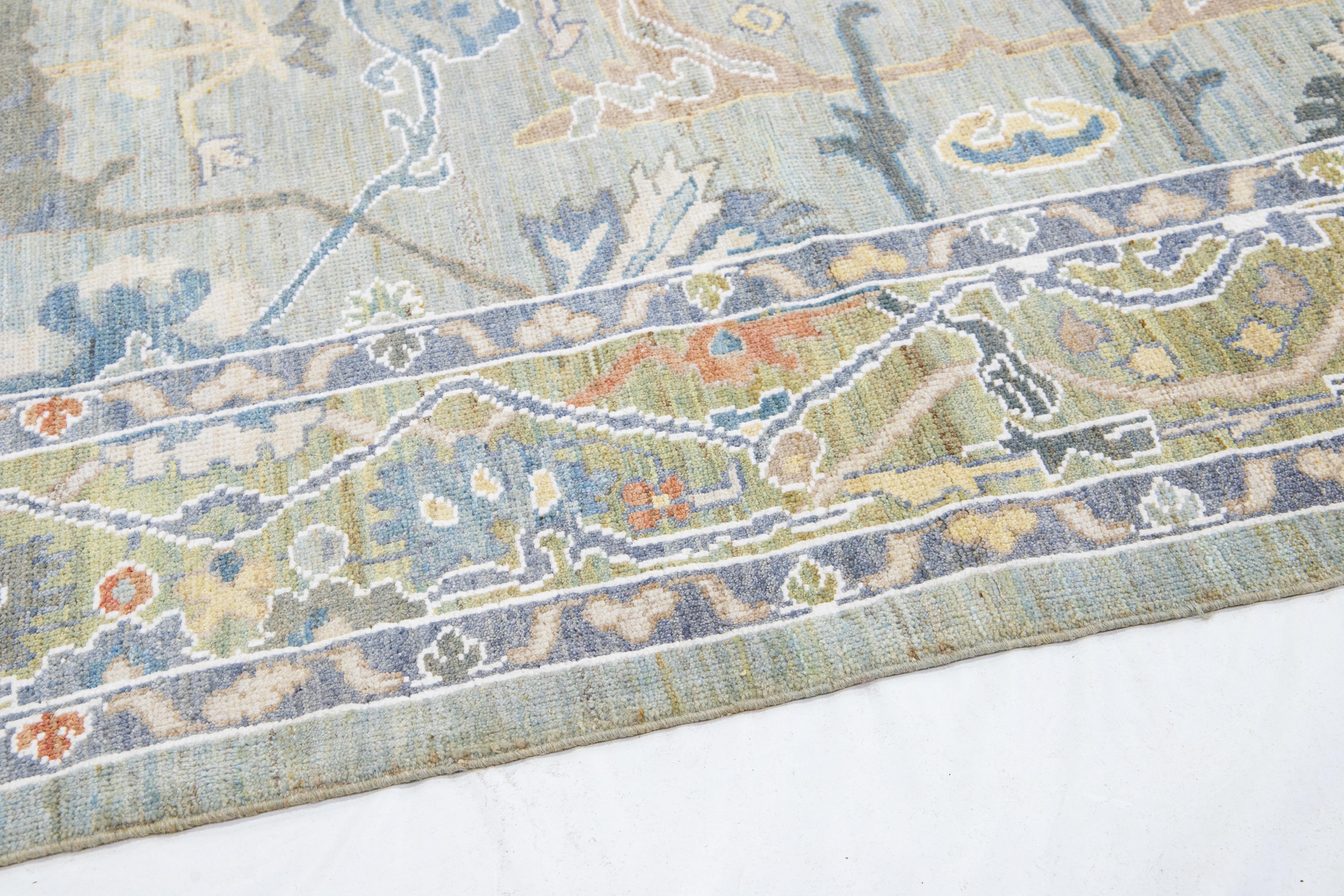 Moderner handgefertigter Sultanabad Grauer Wollteppich mit Blumenmuster (Wolle) im Angebot