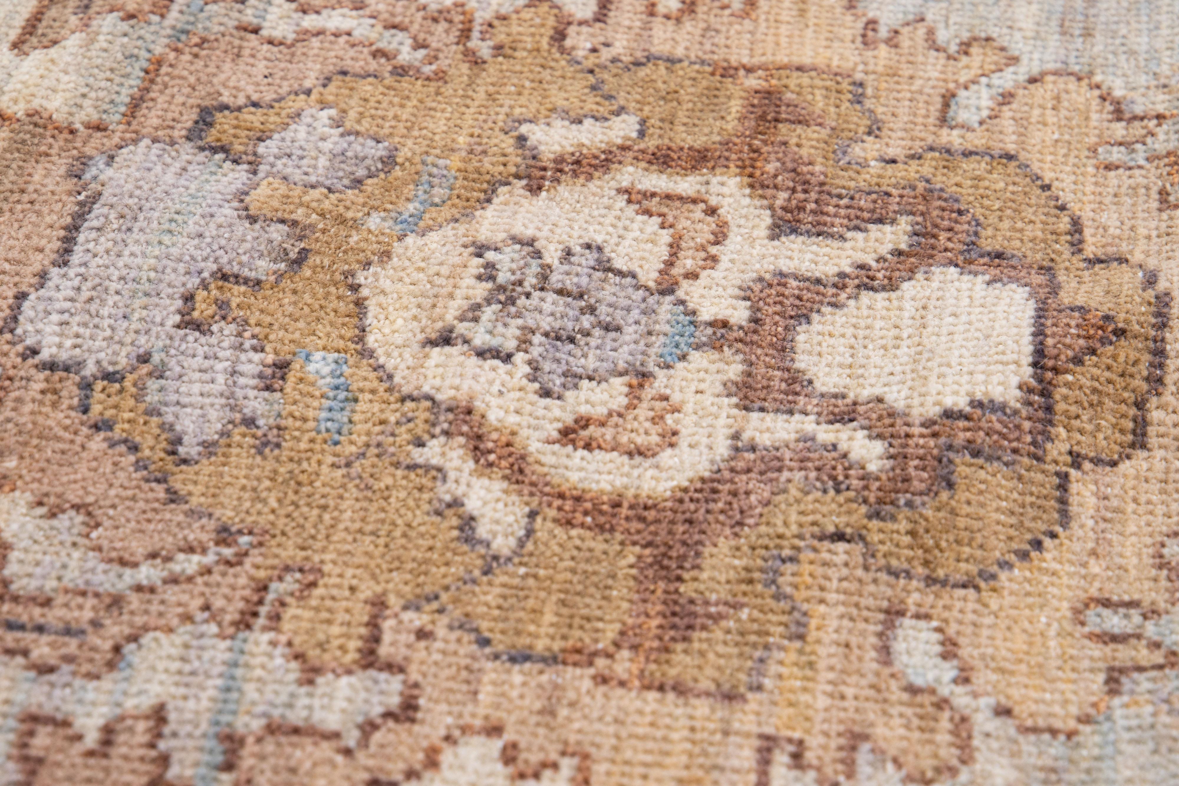 Moderner handgefertigter Sultanabad-Wollteppich in Beige mit Blumenmuster (21. Jahrhundert und zeitgenössisch) im Angebot