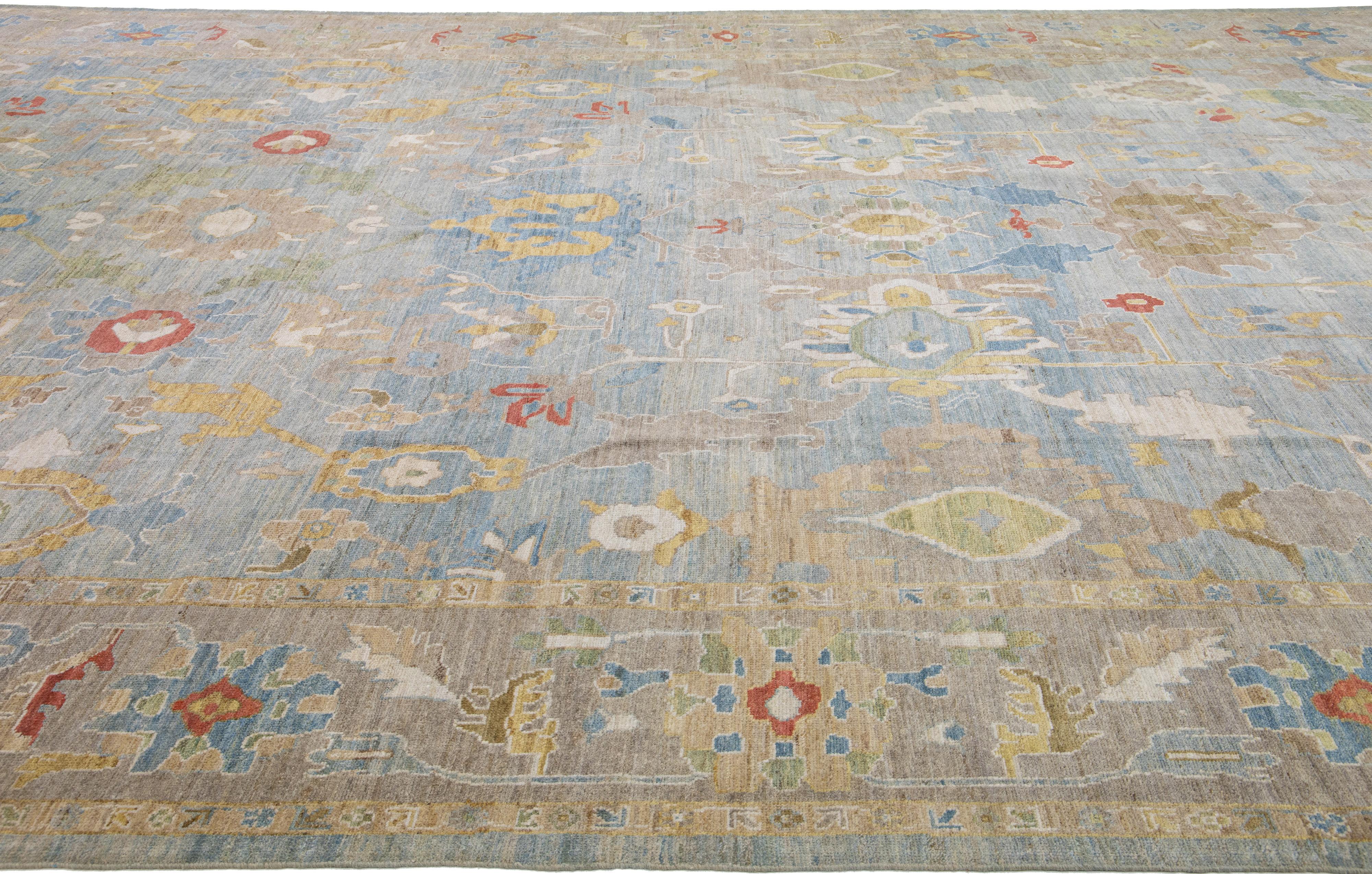 Moderner moderner Sultanabad handgefertigter Teppich aus blauer Wolle mit Blumenmuster (Handgeknüpft) im Angebot