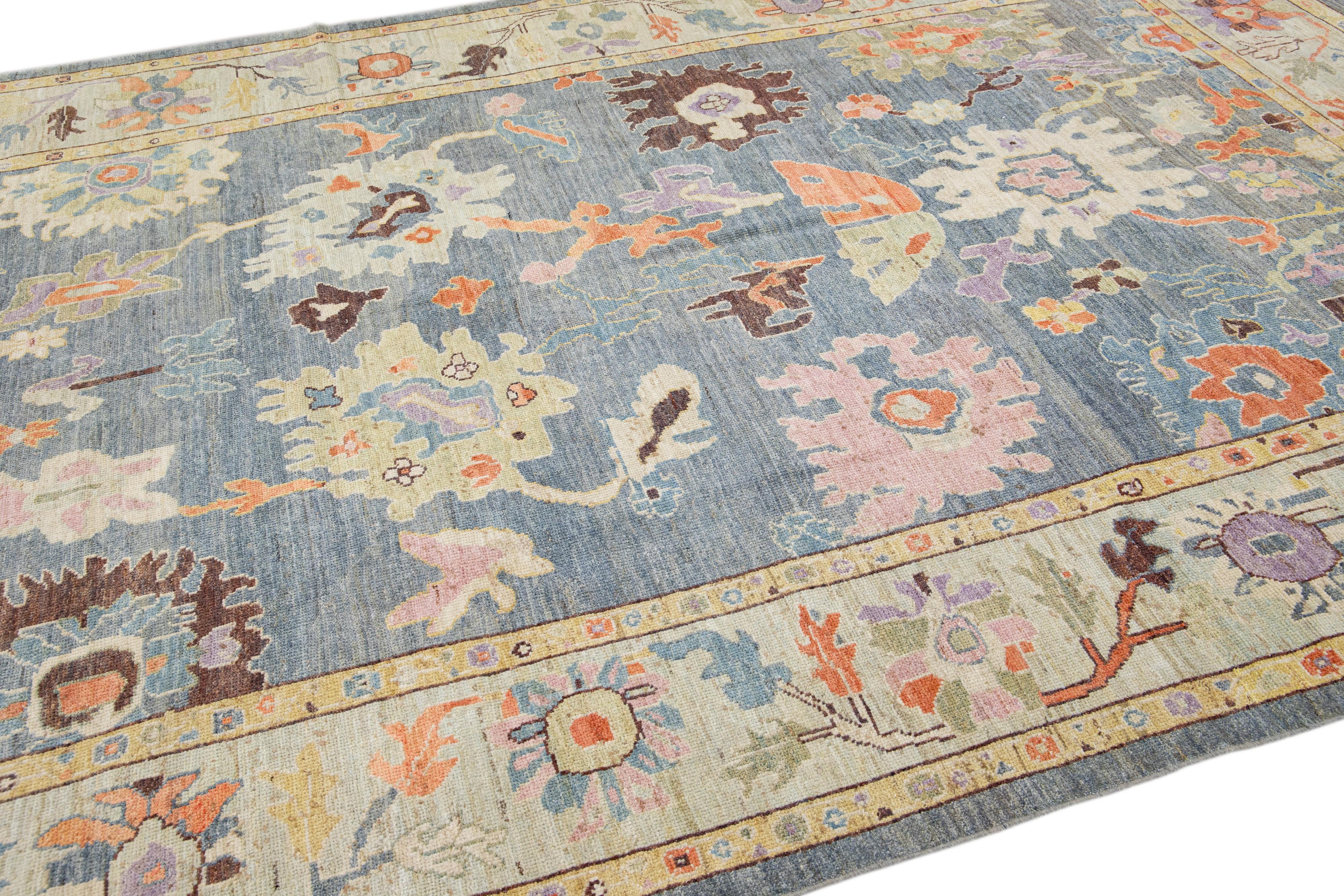 Moderner blauer Sultanabad-Wollteppich im floralen Design, handgefertigt (21. Jahrhundert und zeitgenössisch) im Angebot