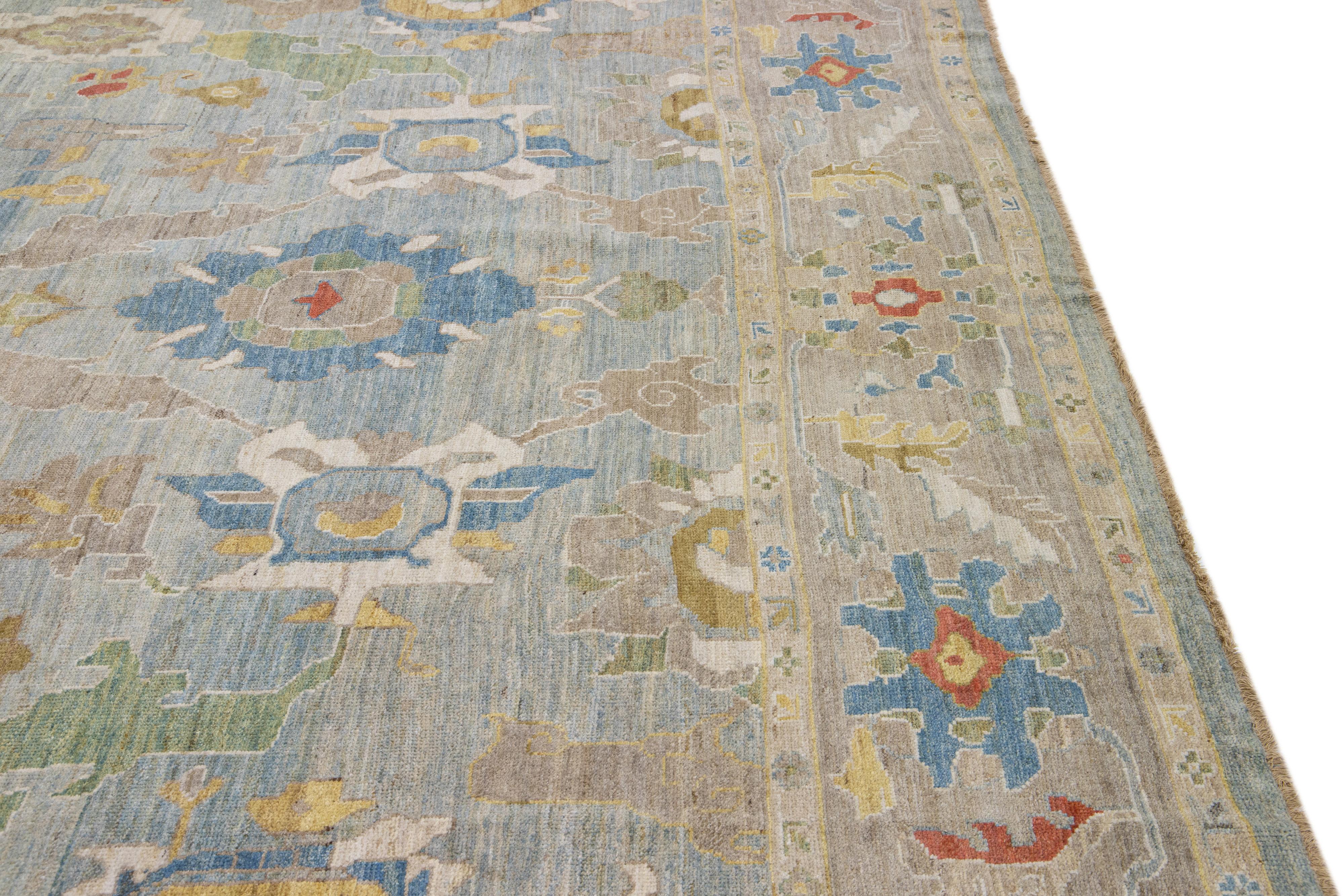 Moderner moderner Sultanabad handgefertigter Teppich aus blauer Wolle mit Blumenmuster im Angebot 1