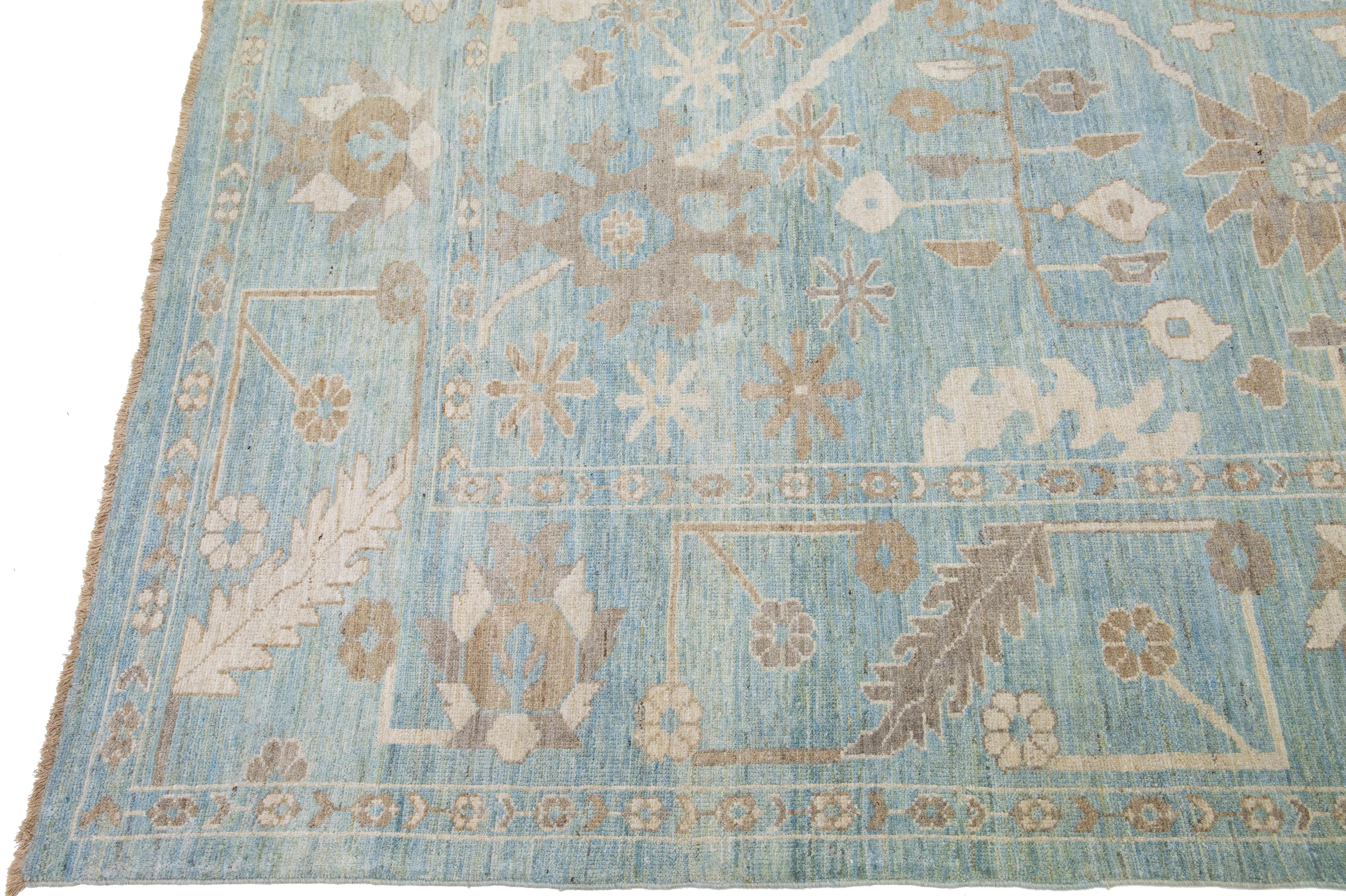 Alfombra moderna de lana azul con motivos florales hecha a mano en Sultanabad Rugs en Nuevo estado para la venta en Norwalk, CT