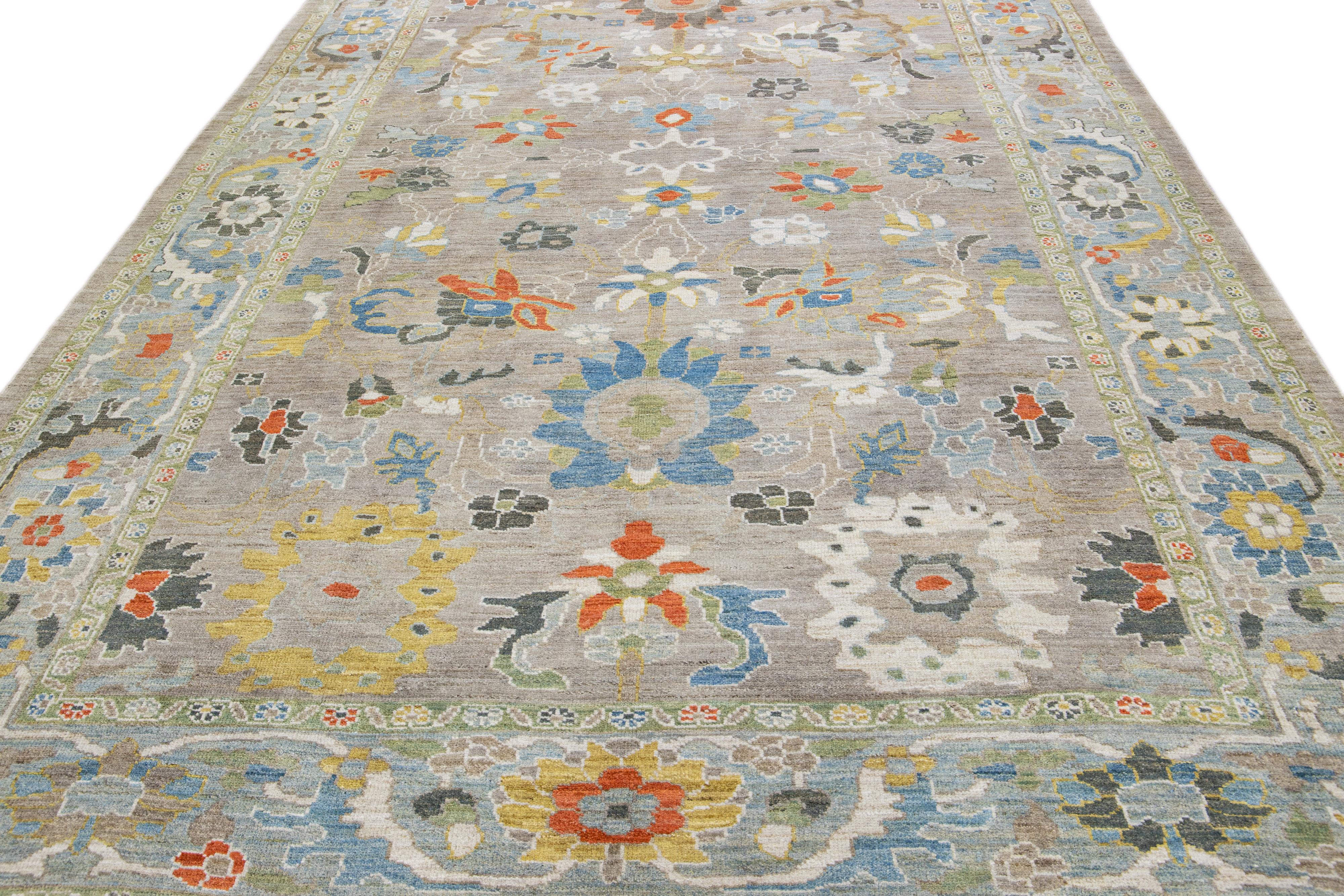 Modern Sultanabad Hellbraun Handgefertigter Wollteppich mit Blumenmuster (Persisch) im Angebot