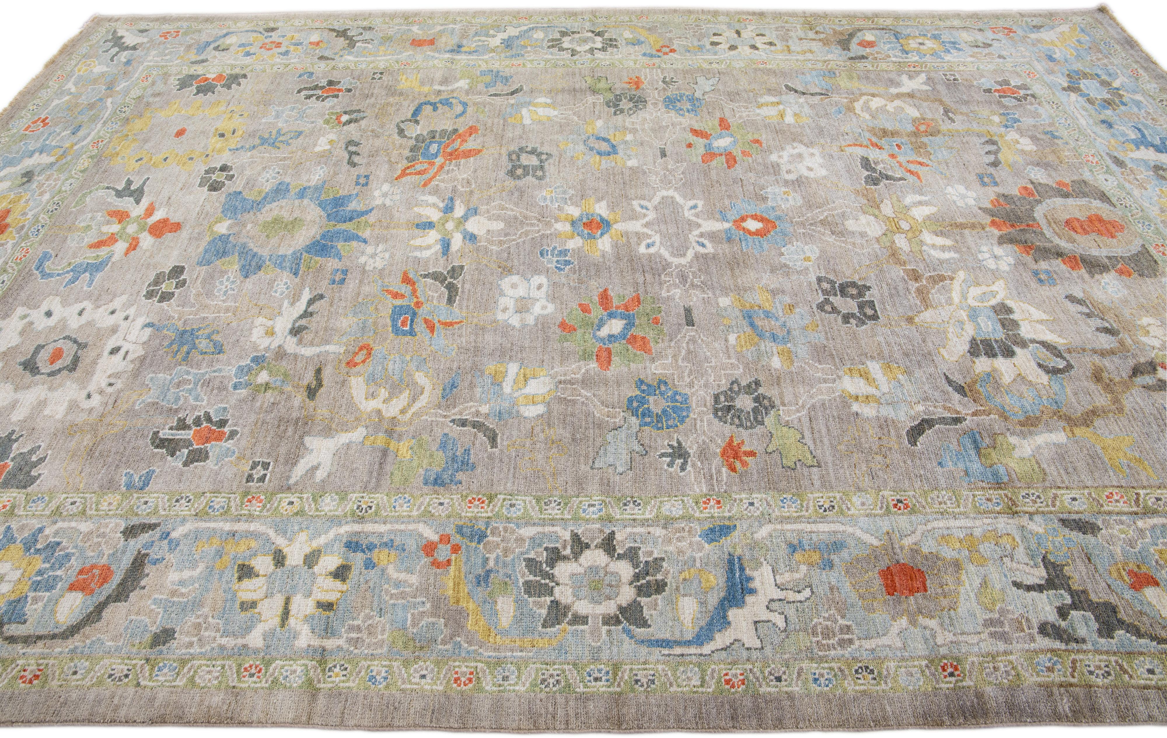 Modern Sultanabad Hellbraun Handgefertigter Wollteppich mit Blumenmuster (Handgeknüpft) im Angebot