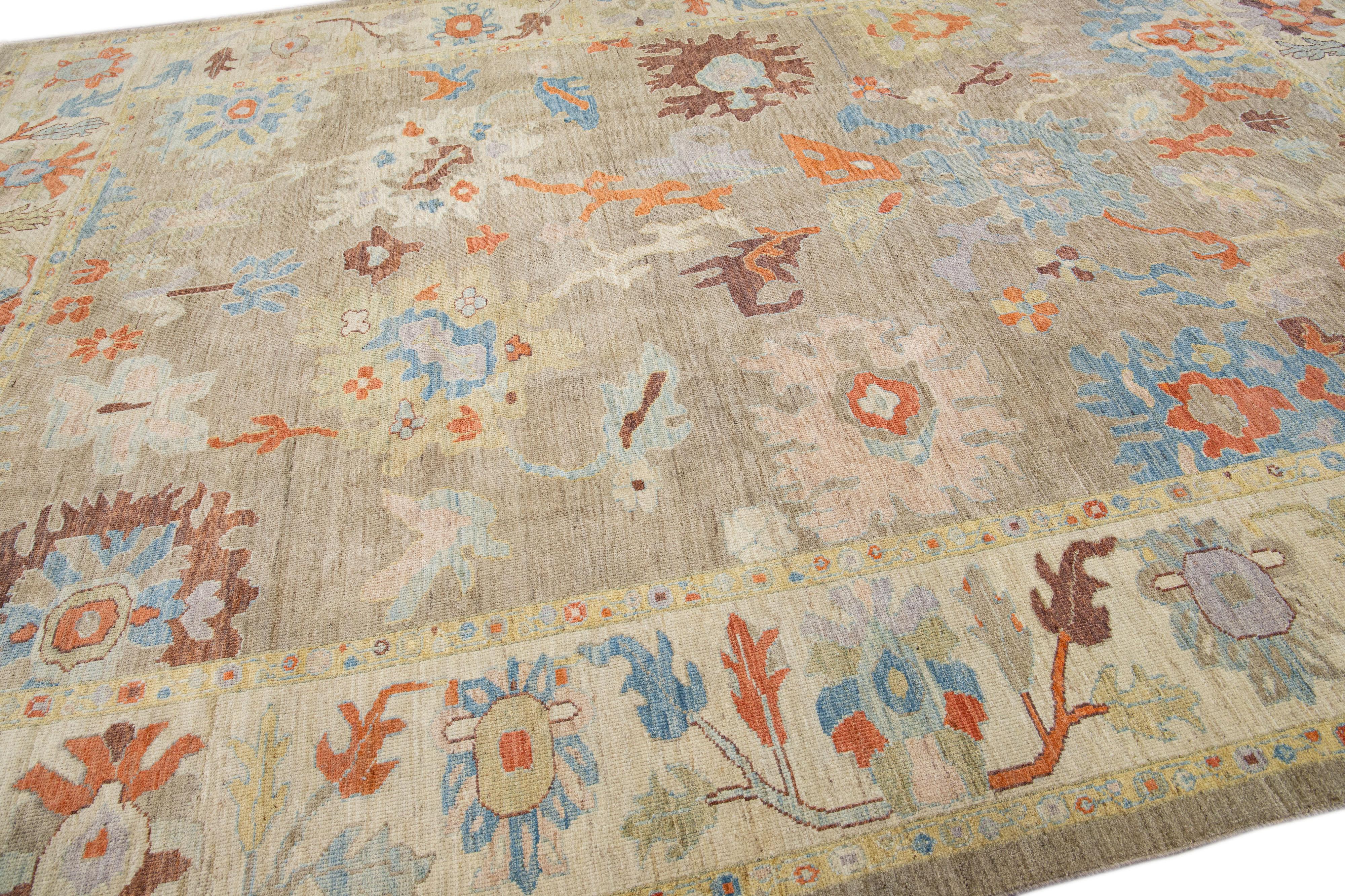 Modern Sultanabad Hellbraun Handgefertigter Wollteppich mit Blumenmuster (Wolle) im Angebot