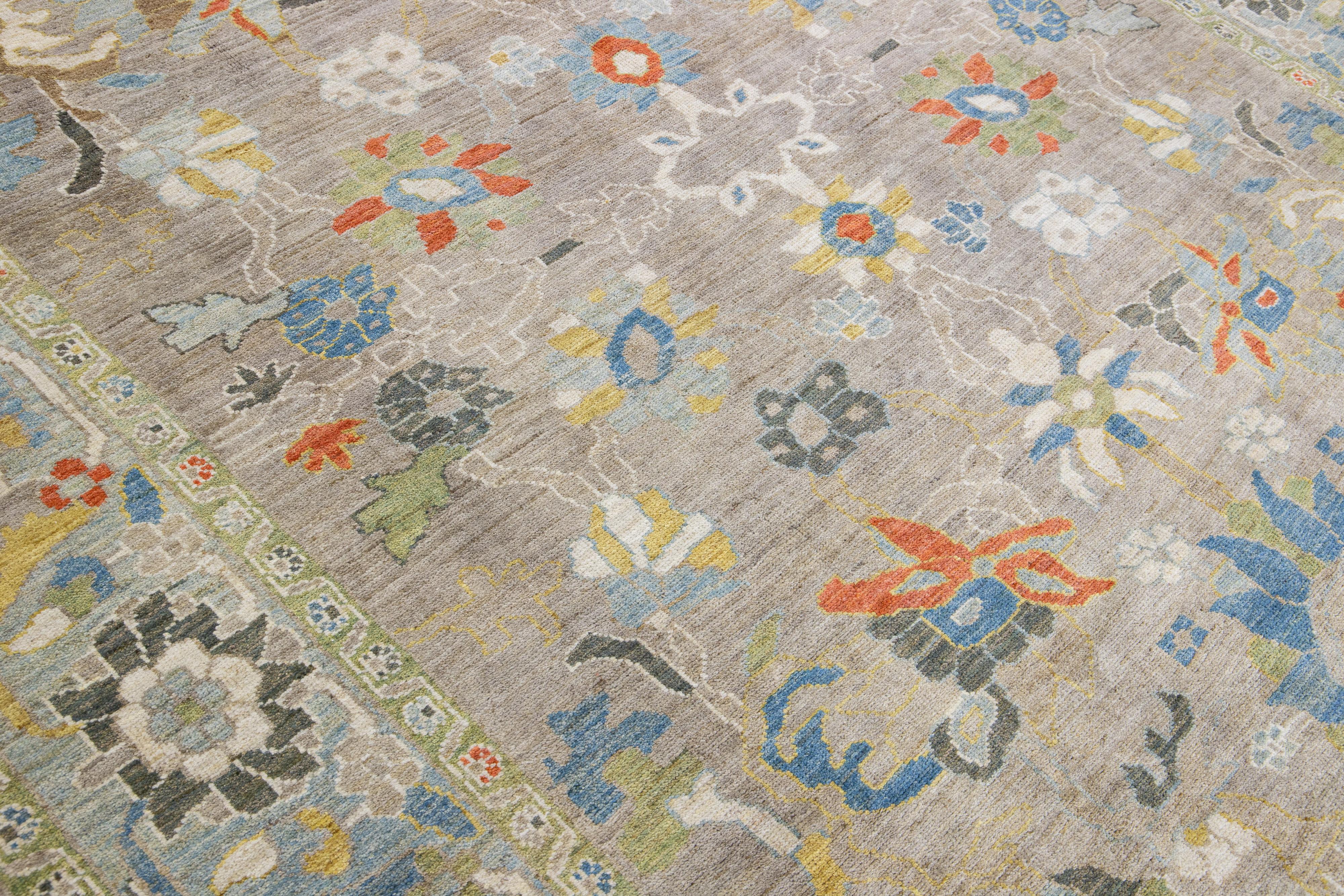 Modern Sultanabad Hellbraun Handgefertigter Wollteppich mit Blumenmuster im Angebot 2