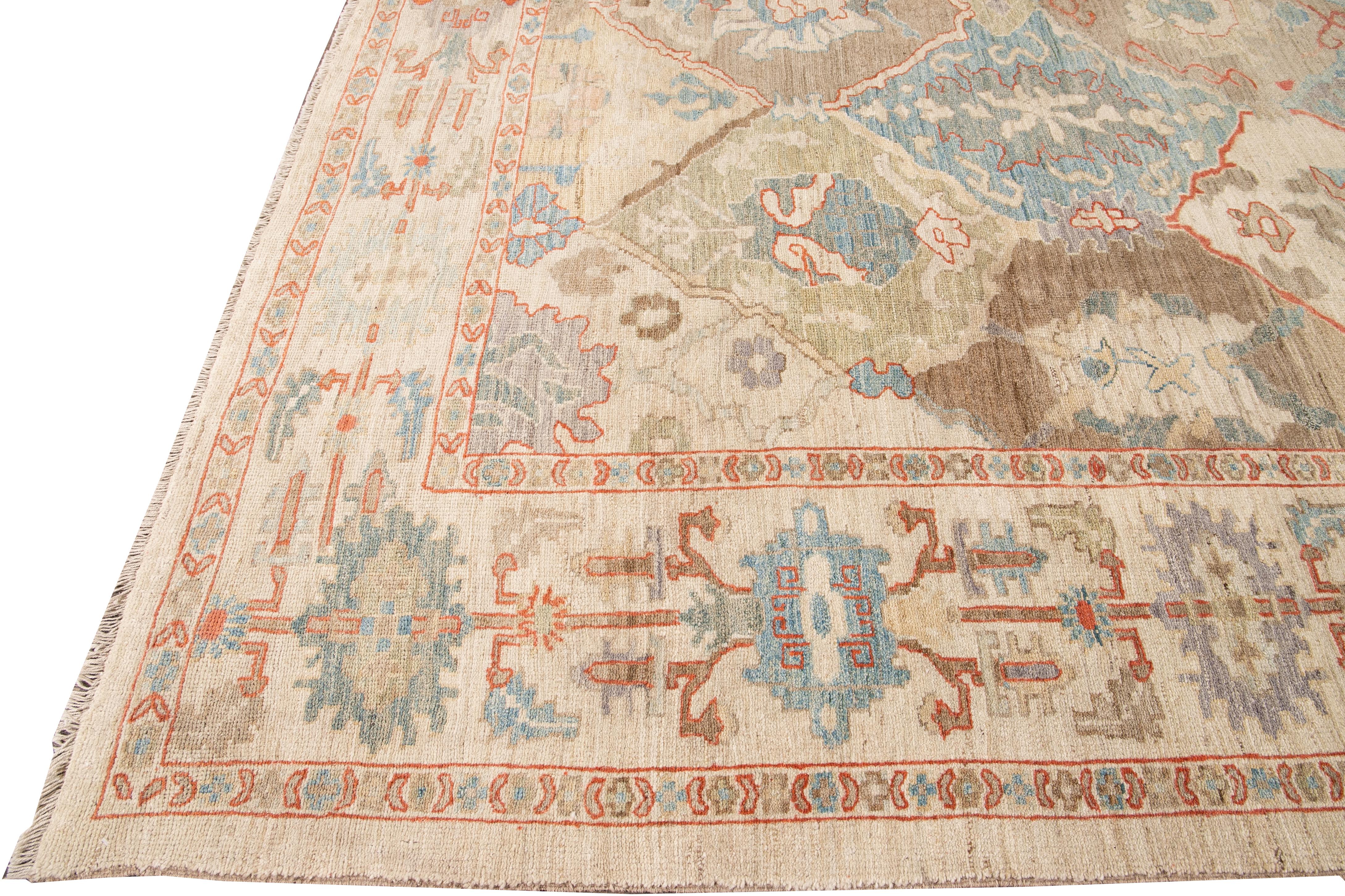 Moderner, moderner, mehrfarbiger, handgefertigter Wollteppich mit geometrischem Blumenmuster von Sultanabad (Handgeknüpft) im Angebot