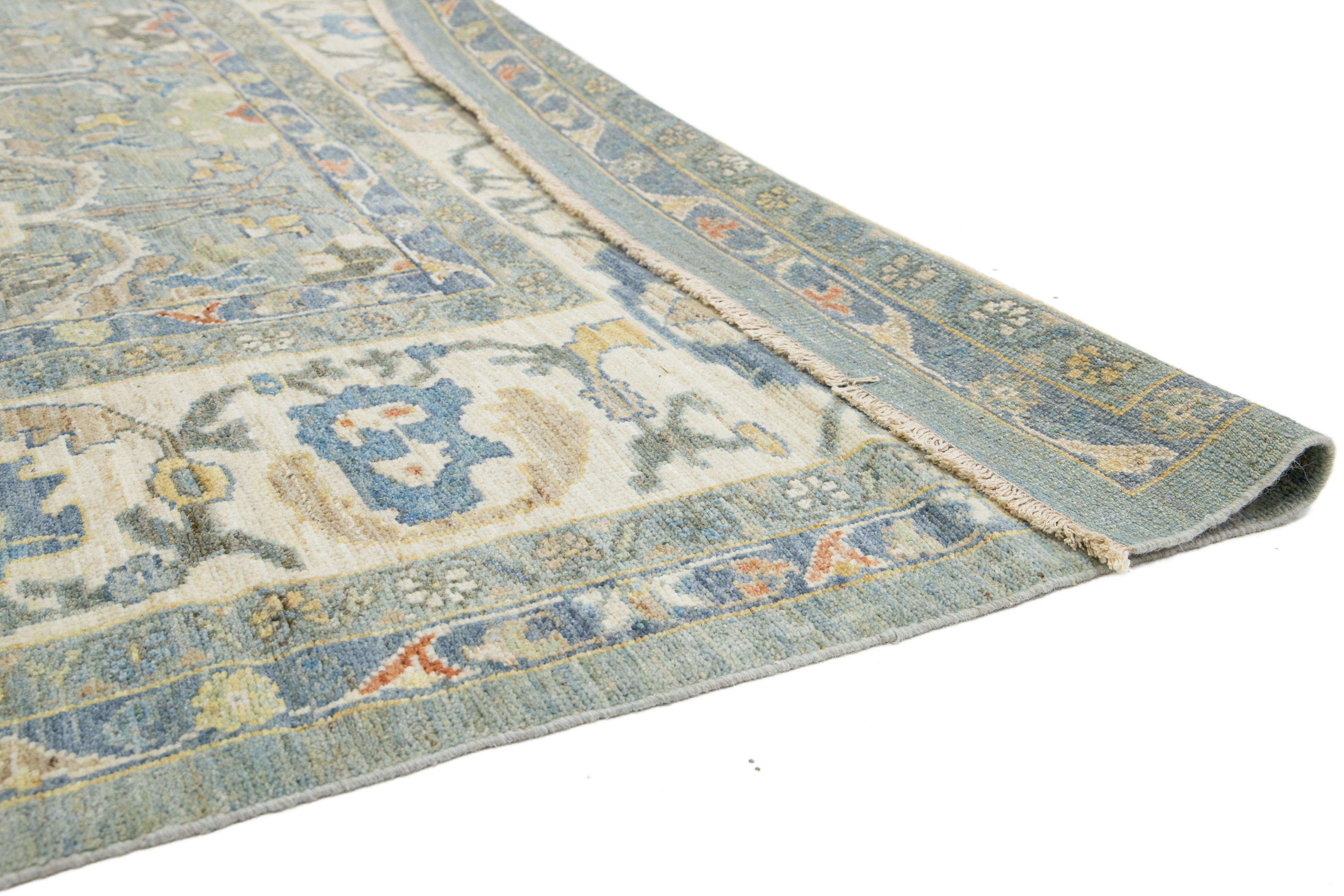 Apadana's Moderner quadratischer Sultanabad-Wollteppich in Blau mit Allover-Muster (Handgeknüpft) im Angebot