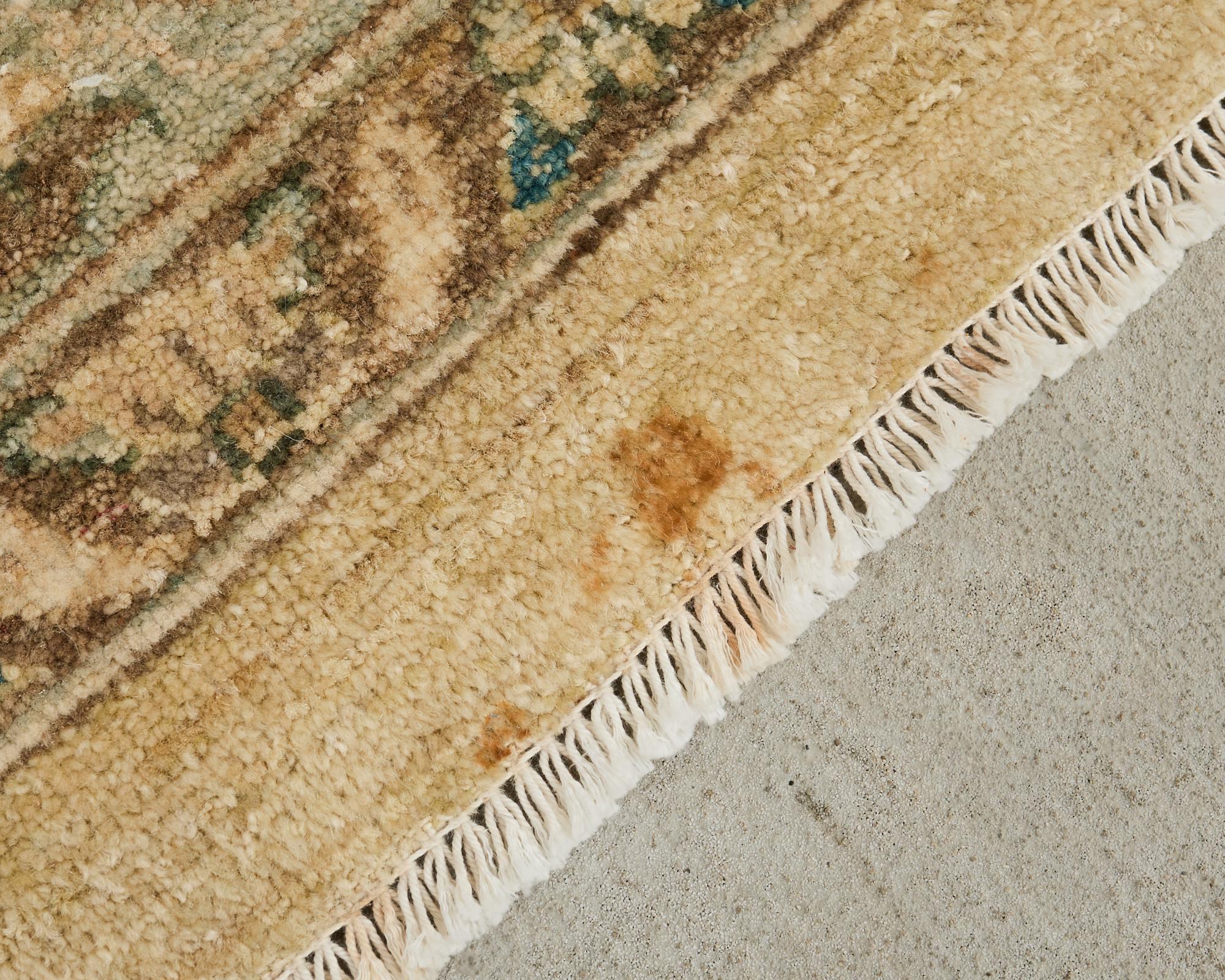 Tapis carré de style Sultanabad à motif floral stylisé en vente 8