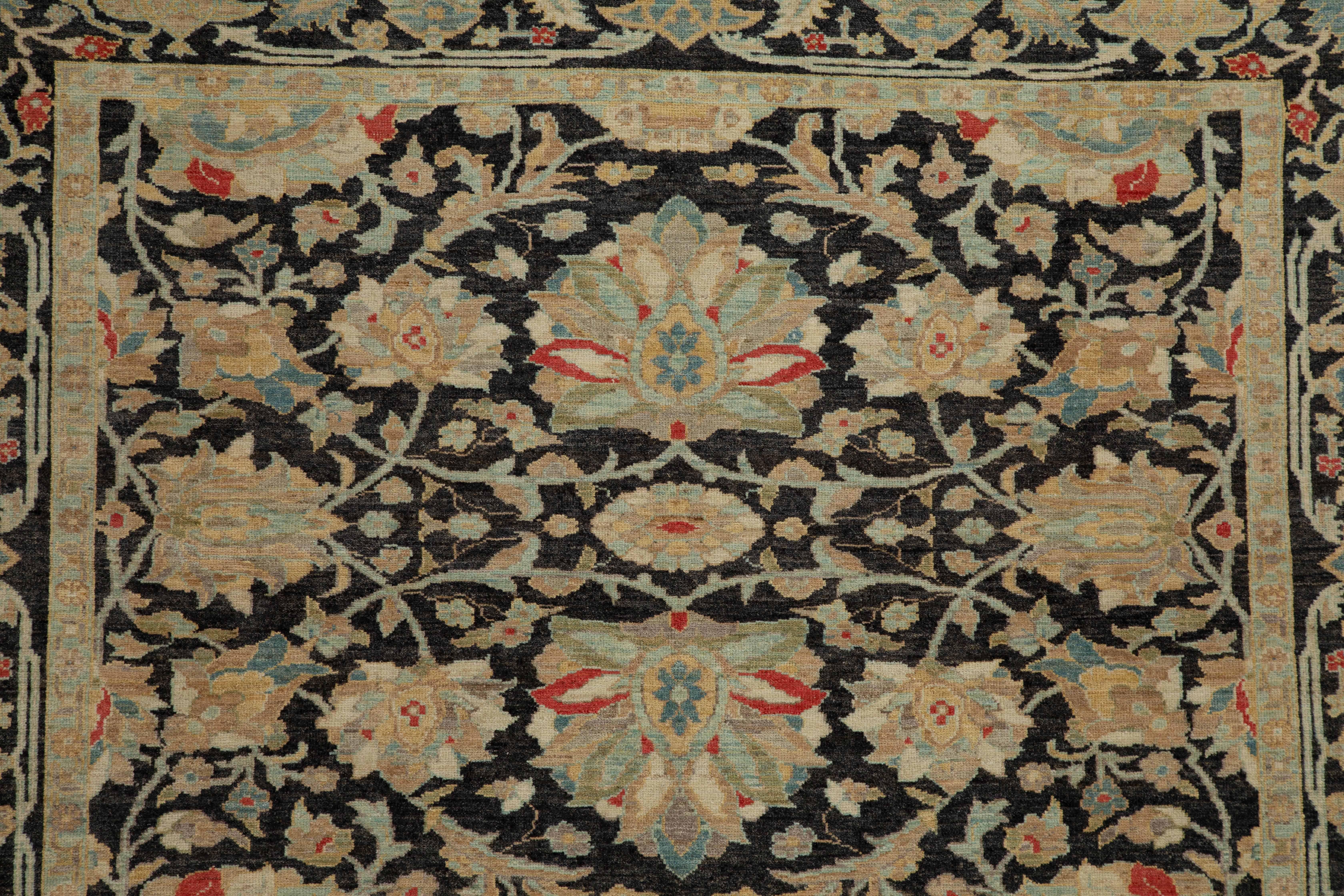 Moderner moderner türkischer Sultanabad-Teppich mit schwarzem Feld und floralen Details in Rot und Blume im Zustand „Hervorragend“ im Angebot in Dallas, TX