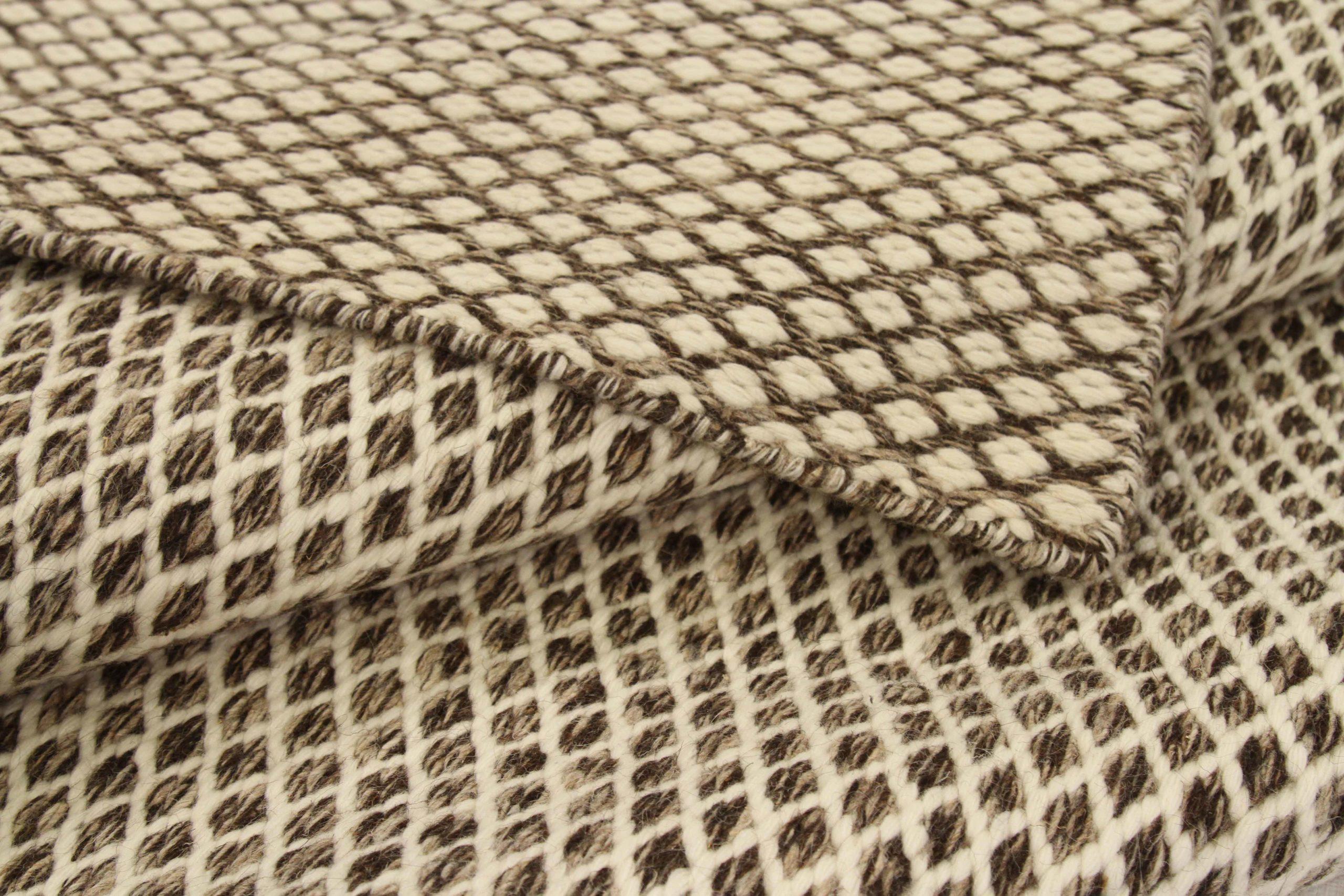 Modern Sumac Area Rugs Circa 1990 - 66064 In Excellent Condition For Sale In Dallas, TX