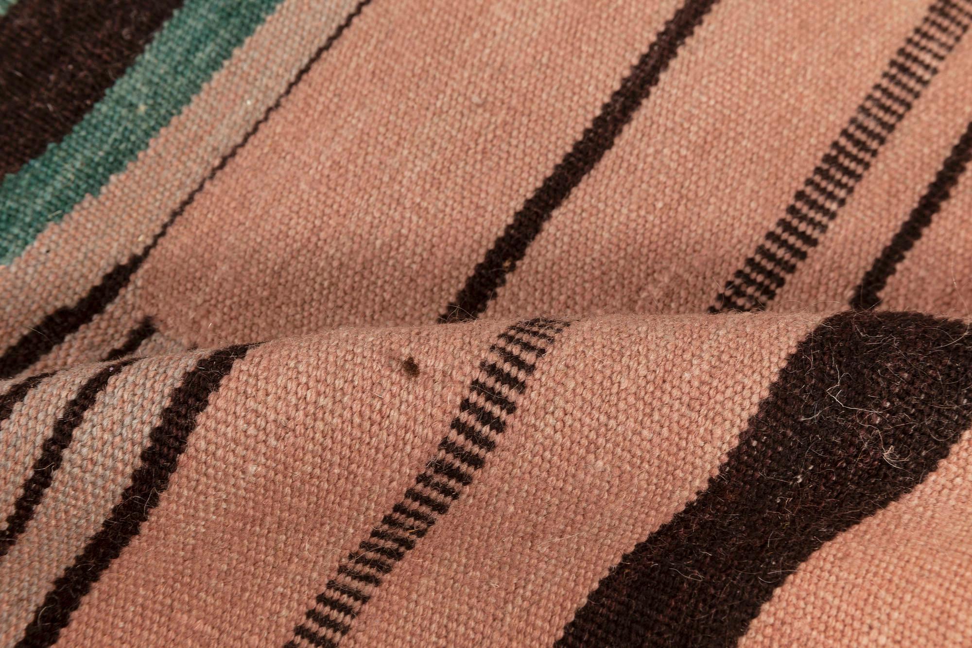 Modernes schwedisches Design Flachgewebe Wollteppich von Doris Leslie Blau.
Größe: 4'0