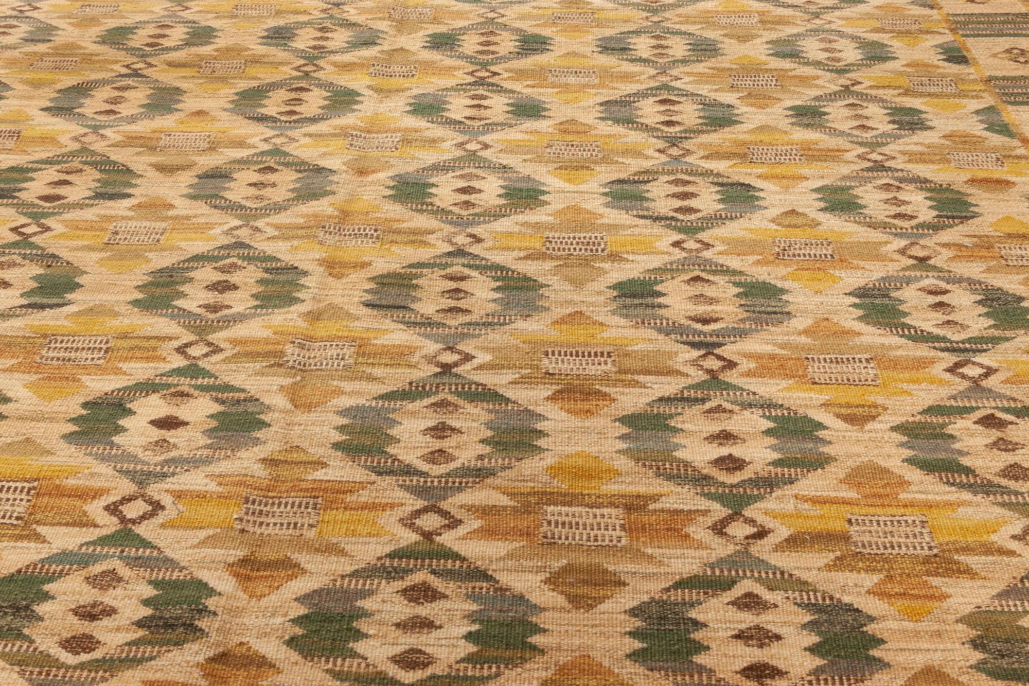 Modern Swedish Flat-Weave Rug Inspired by Märta Måås-Fjetterström Design In New Condition For Sale In New York, NY