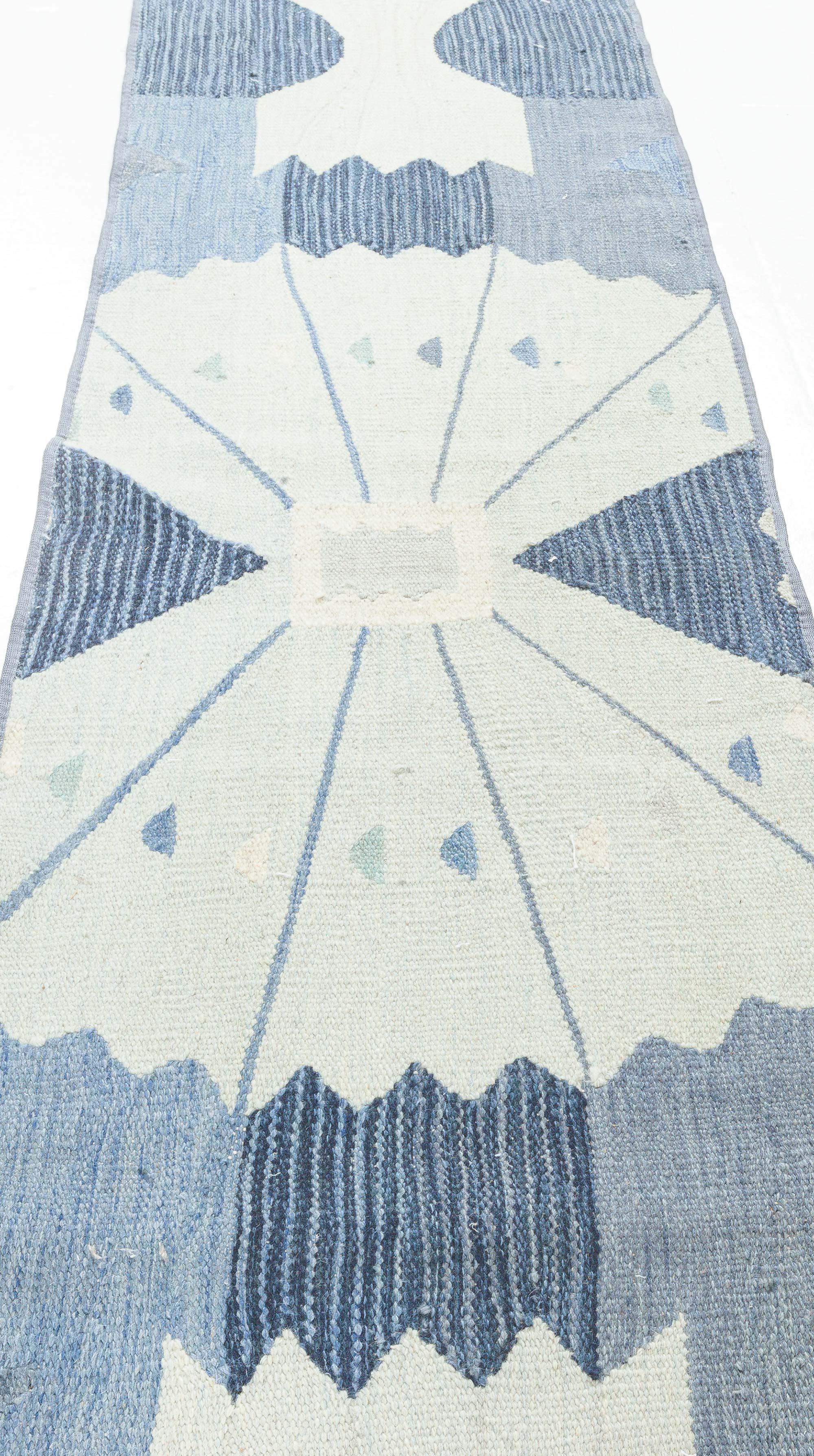 Moderner schwedischer Fragment-Läufer von Doris Leslie Blau im Zustand „Neu“ im Angebot in New York, NY