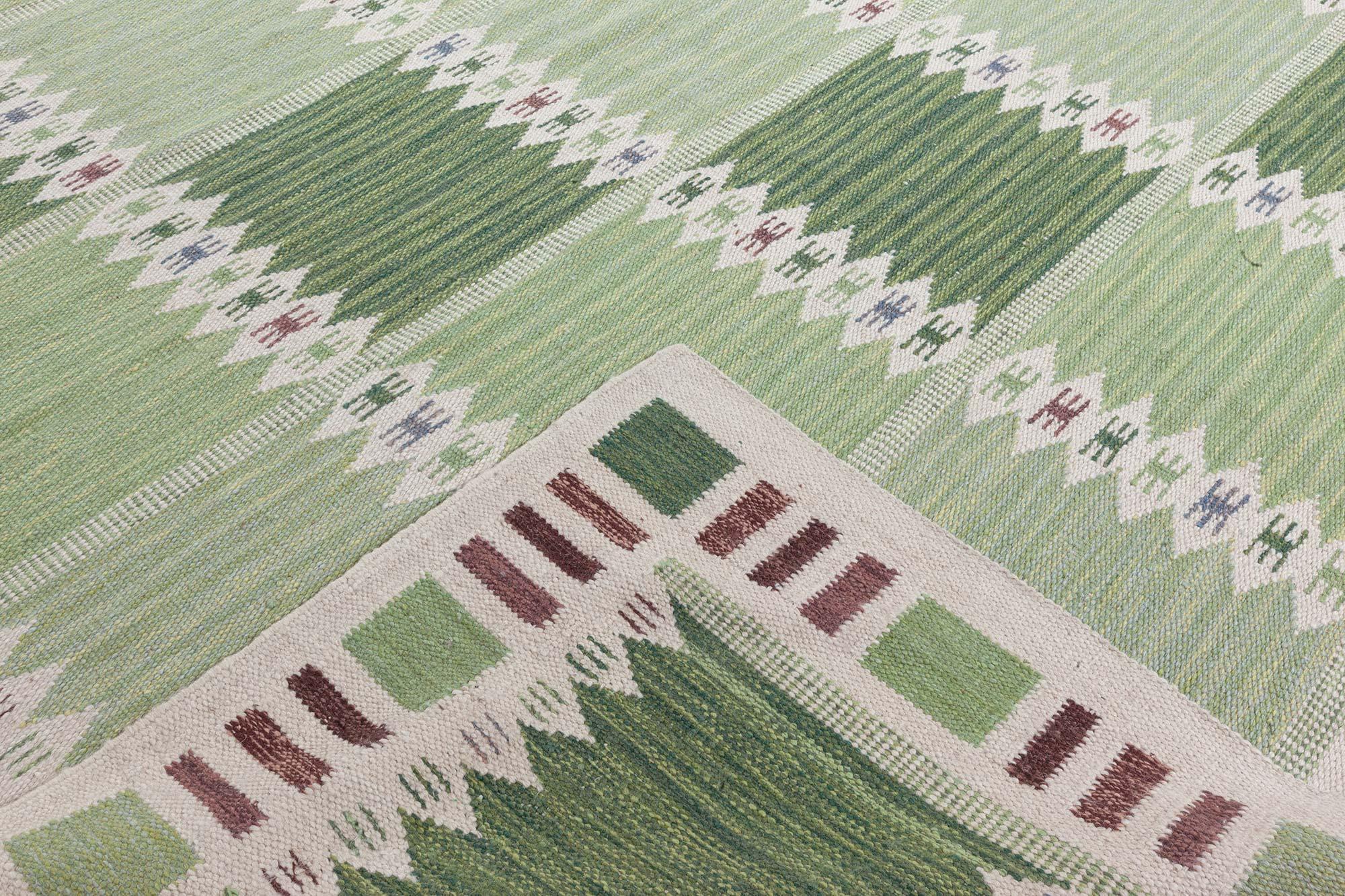 Modern Swedish Green Rug In New Condition For Sale In New York, NY
