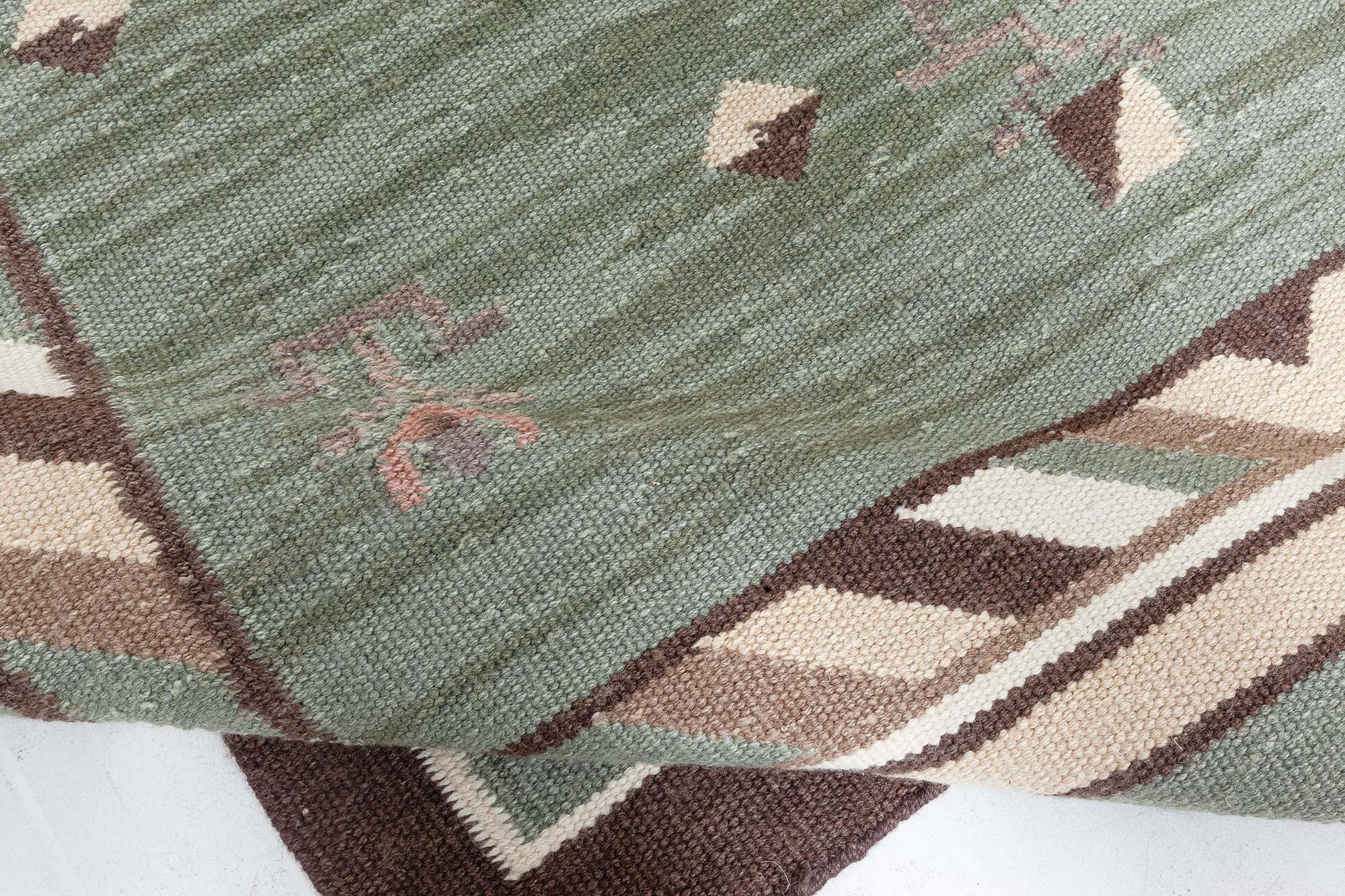 Moderner schwedisch inspirierter Flachgewebe-Teppich von Doris Leslie Blau (21. Jahrhundert und zeitgenössisch) im Angebot