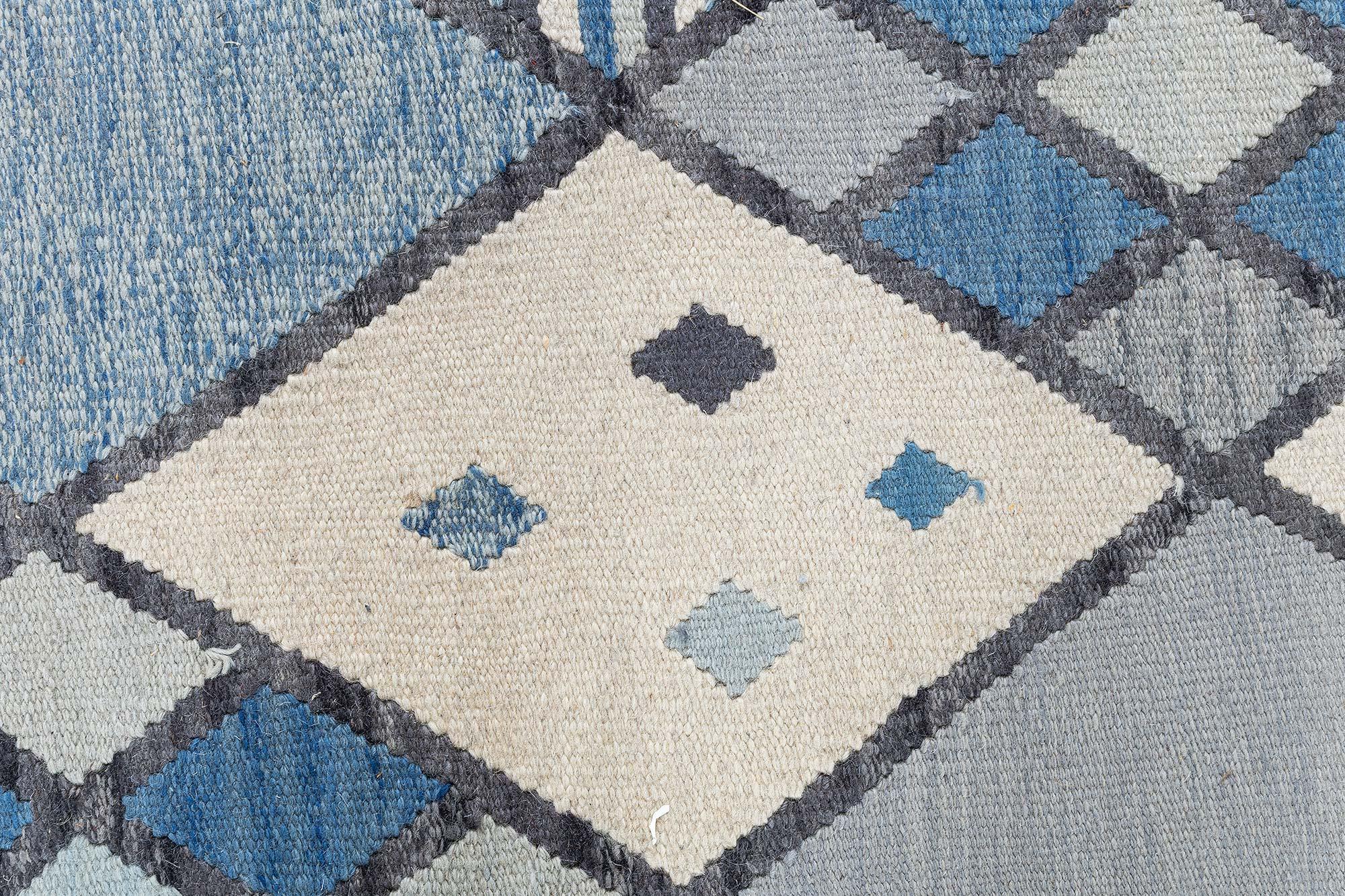 Indiano Tappeto moderno a trama piatta geometrica di ispirazione svedese di Doris Leslie Blau in vendita