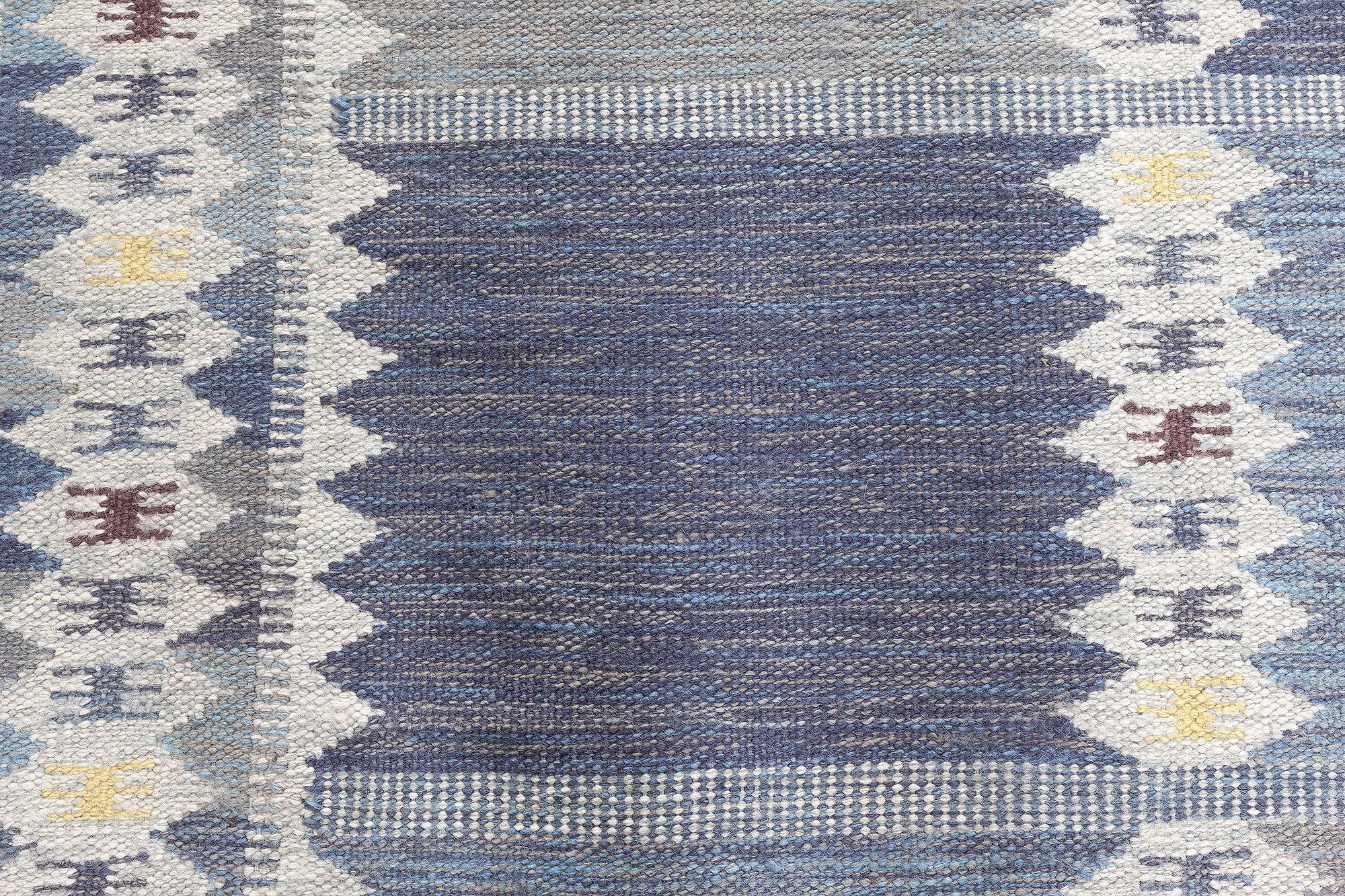 Moderner, schwedisch inspirierter Teppich von Doris Leslie Blau
Größe: 11'0