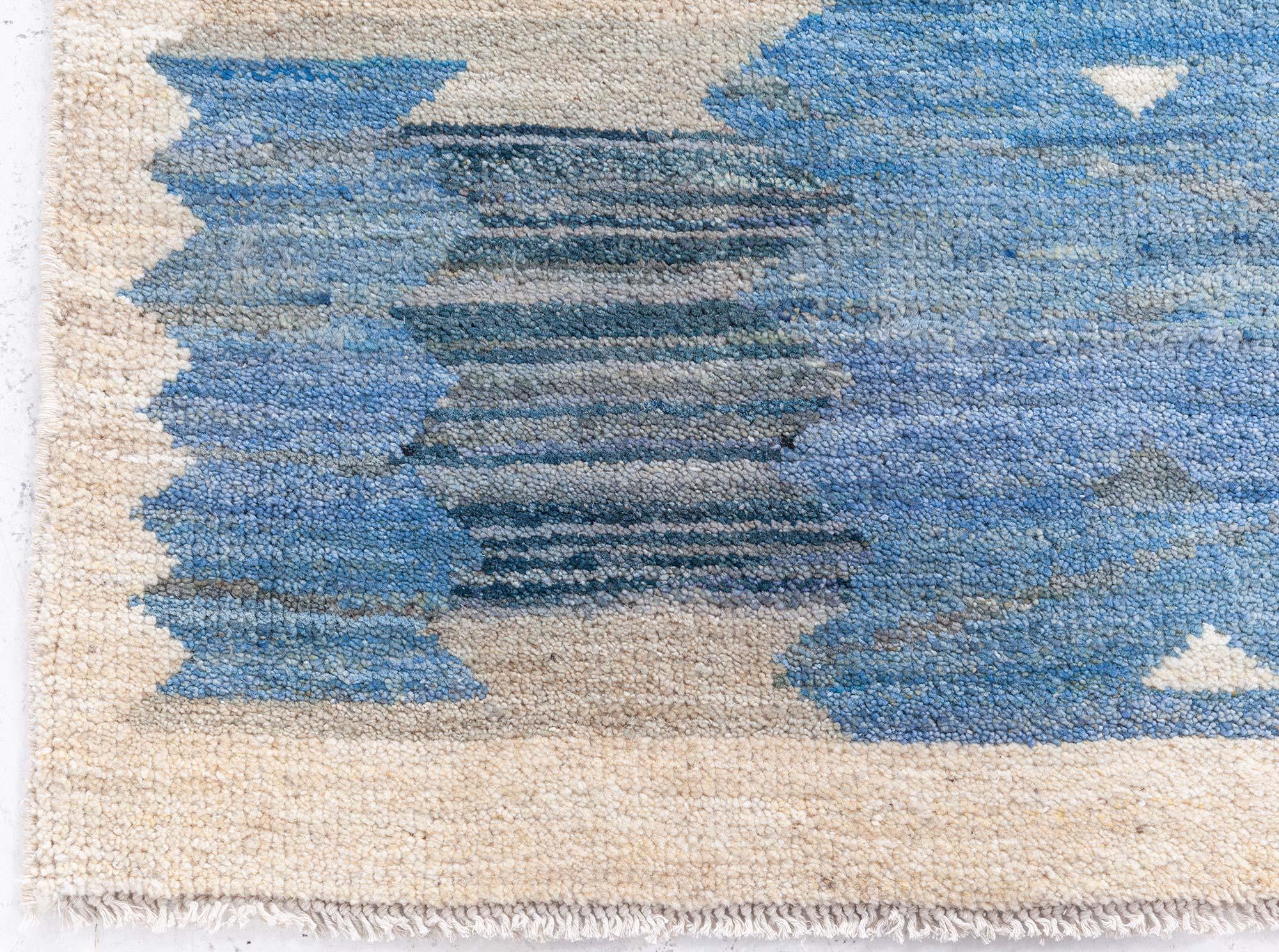 Tapis moderne en laine bleue à poils suédois par Doris Leslie Blau en vente 1