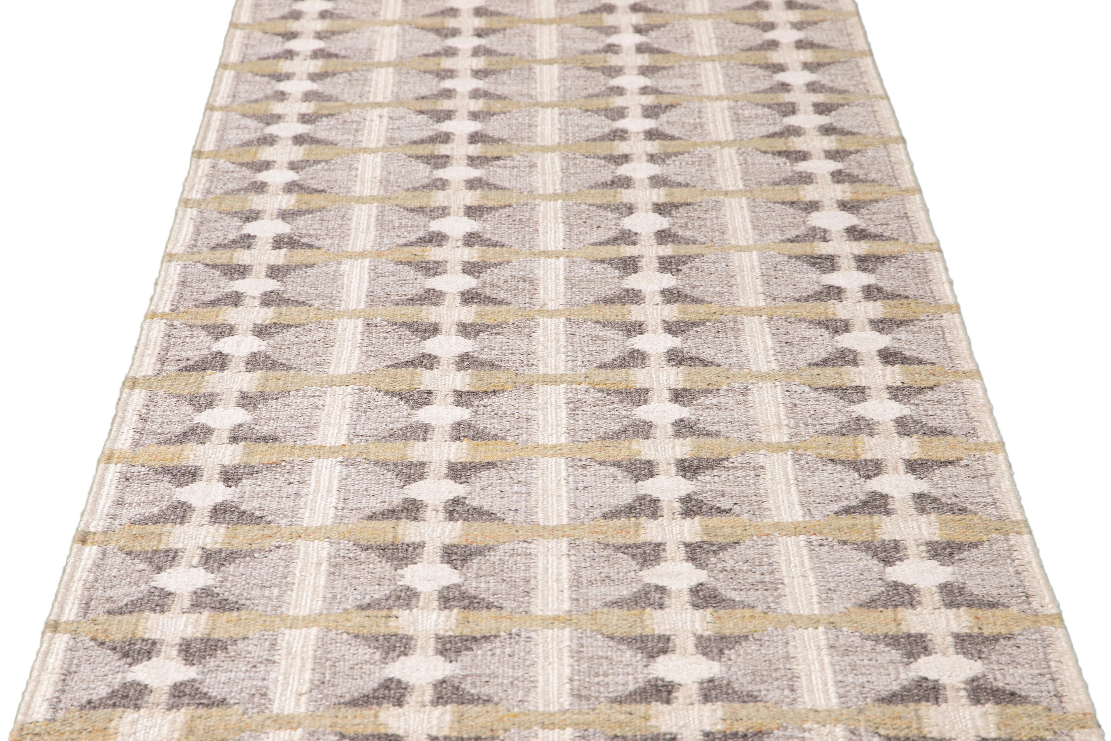 Indian Modern Swedish Style Gray and Beige Handmade Geometric Wool Runner For Sale