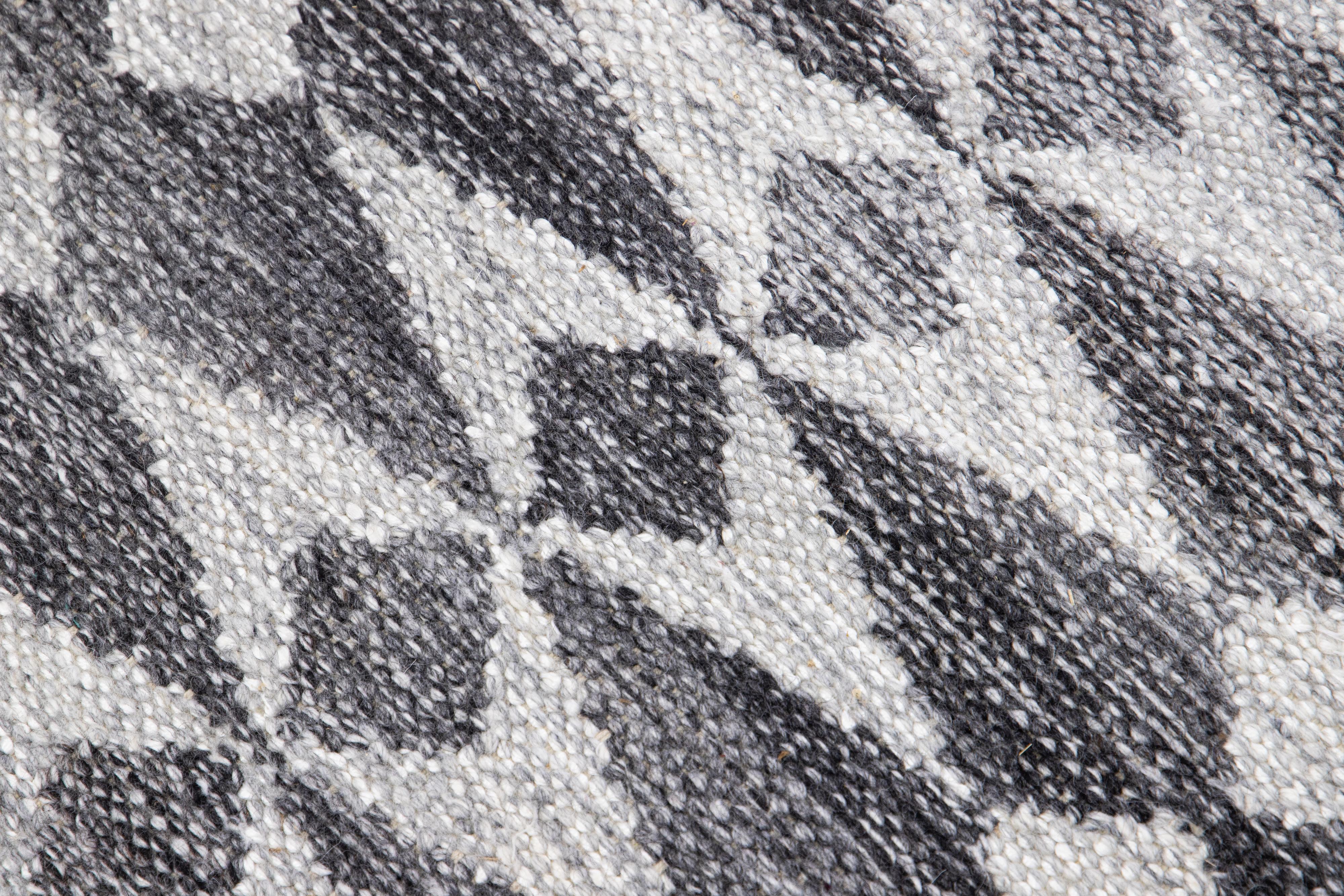 Modern Swedish Style Handmade Oversize Gray Wool Rug With Geometric Pattern For Sale 3
