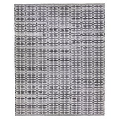 Tappeto in lana grigio oversize fatto a mano in stile svedese moderno con motivo geometrico