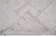 Moderner skandinavischer Kilim, Akzentteppich in grauem geometrischem Muster