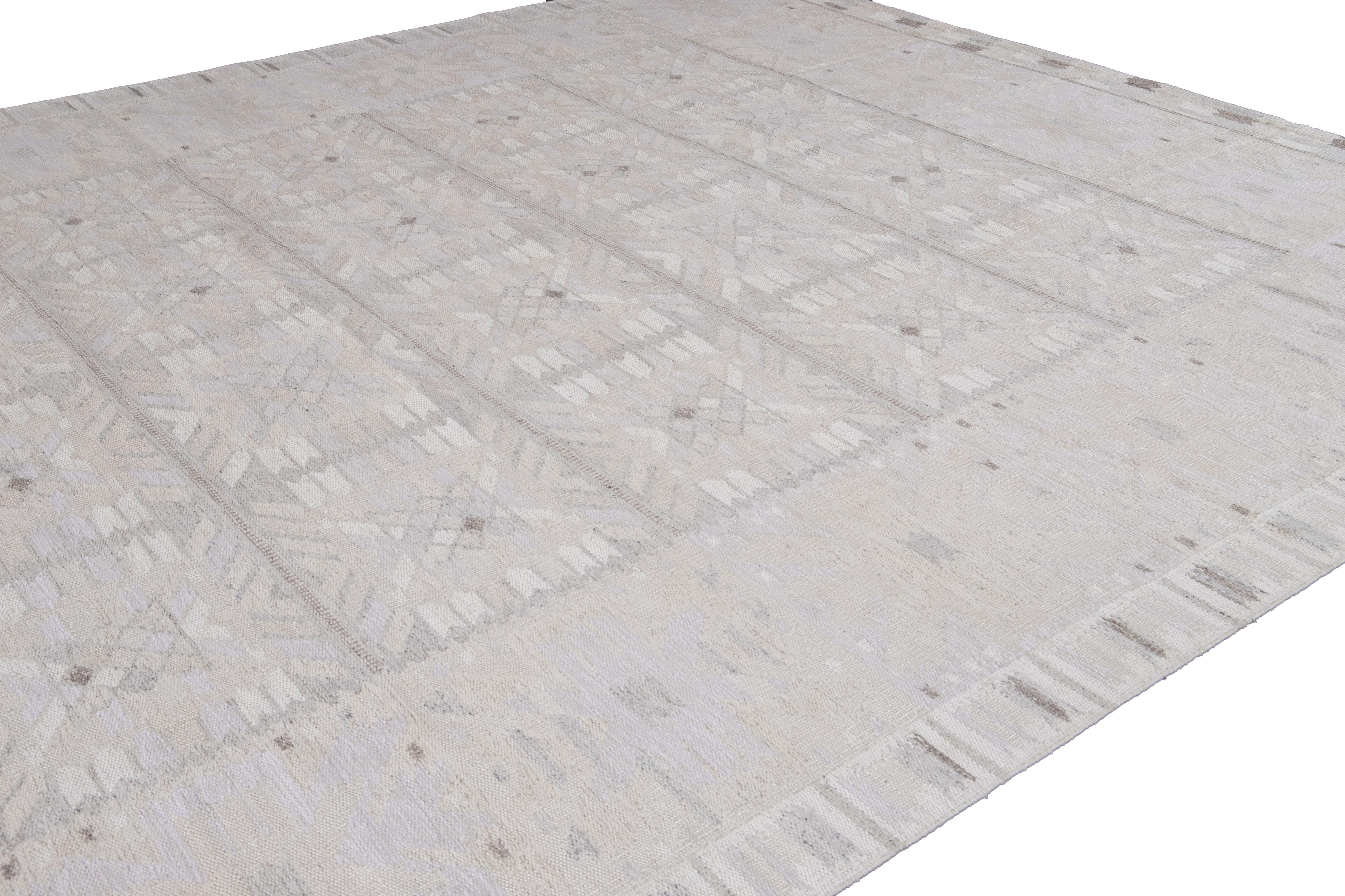 Contemporary Modern Scandinavian Style Kilim, Accent Rug in Gray Geometric Pattern For Sale