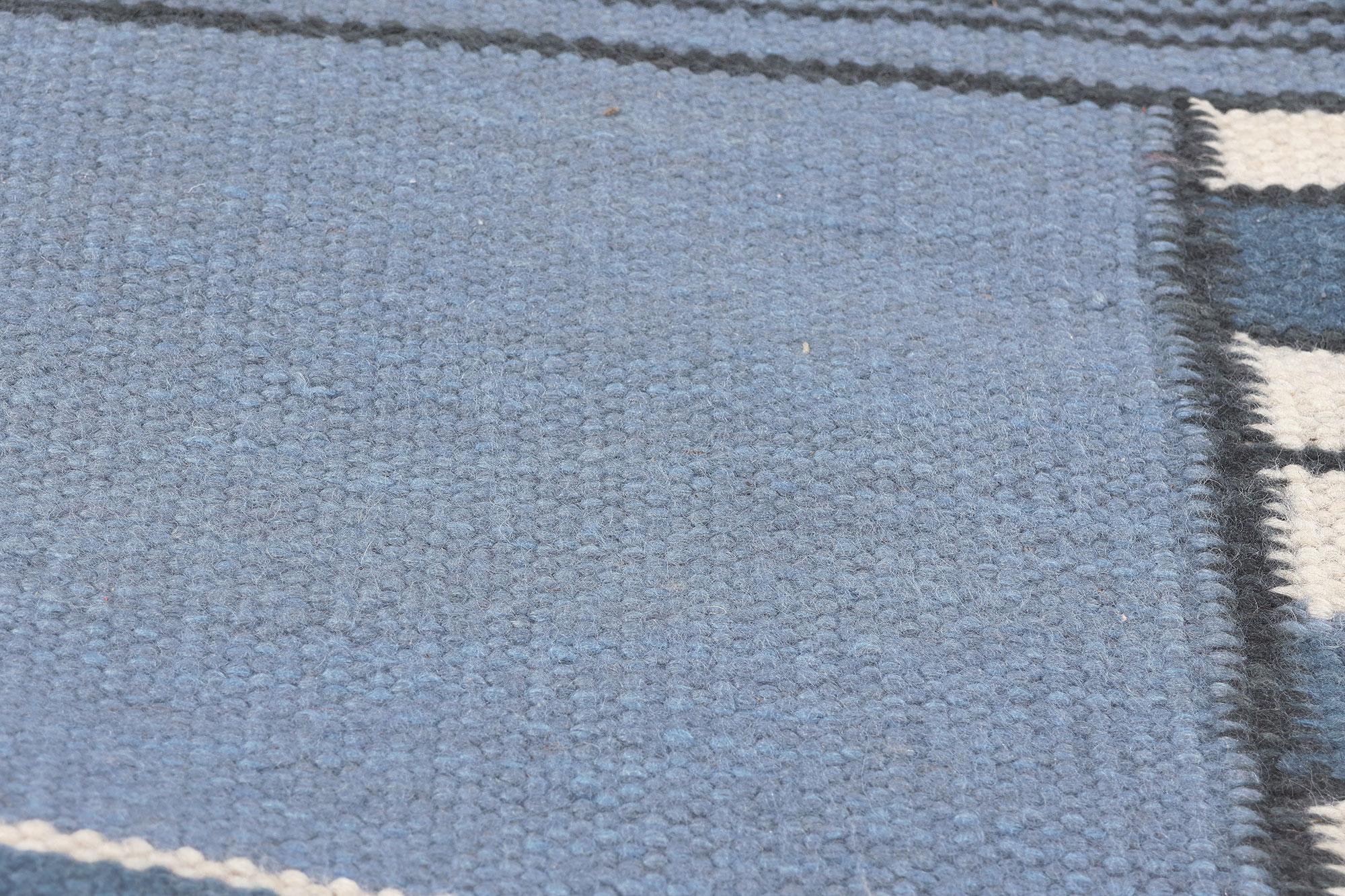 Skandinavischer moderner Kelim-Teppich im schwedischen Stil im Zustand „Neu“ im Angebot in Dallas, TX