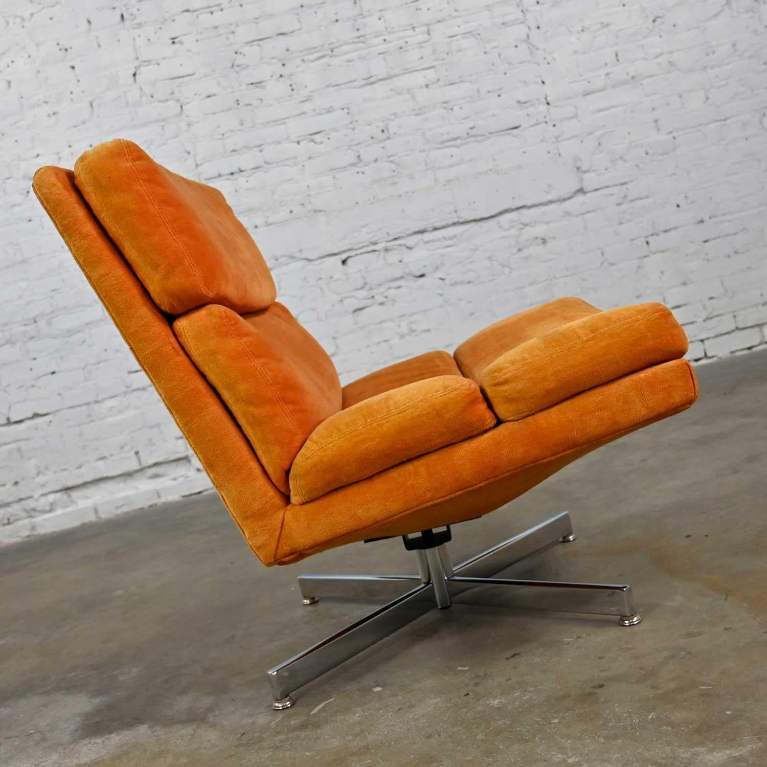 20th Century Modern Swivel Slipper Chair Orange Brushed Chenille & 4 Prong Chrome Base For Sale