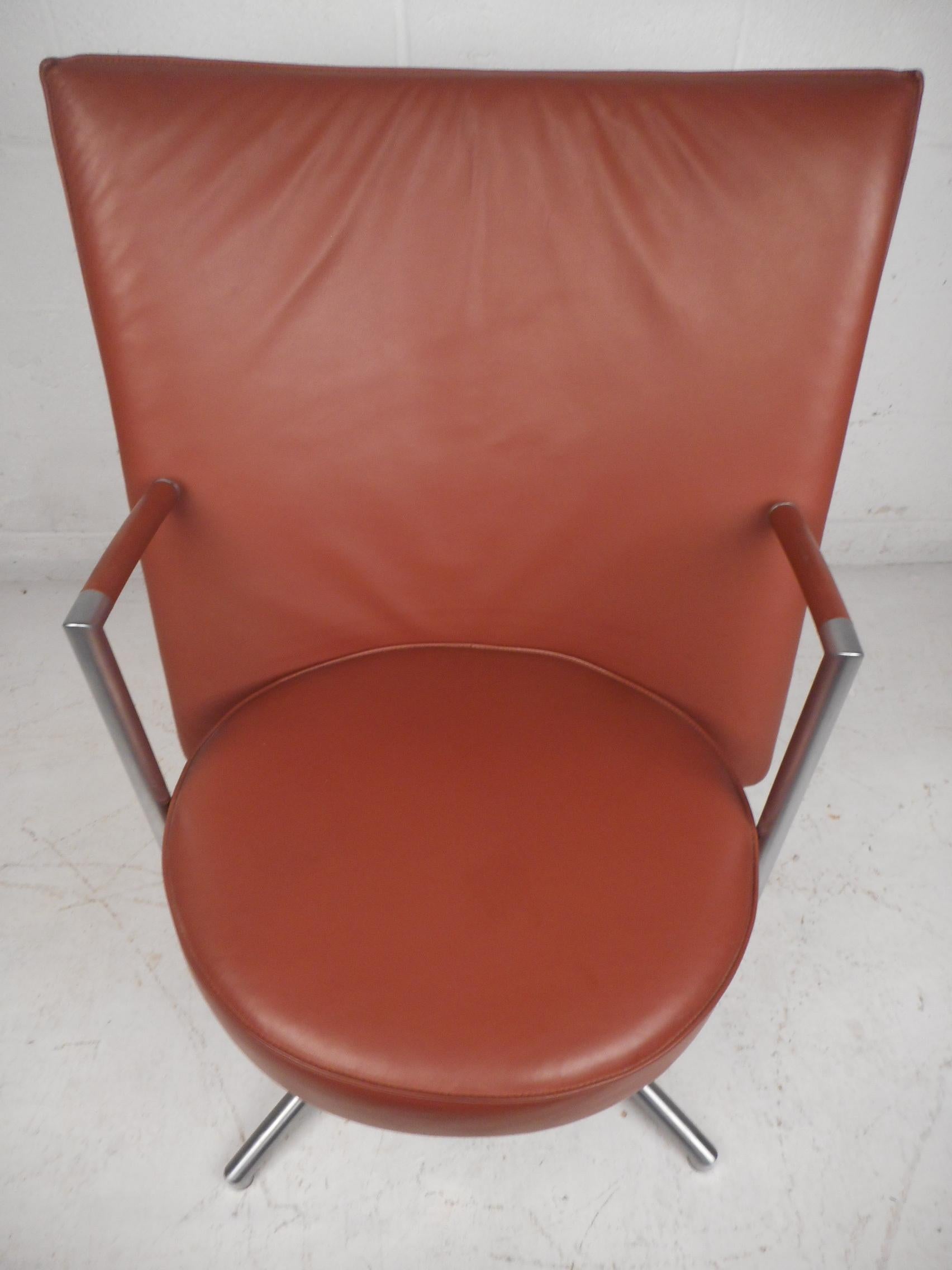 Modern Swiveling Lounge Chair For Sale 7