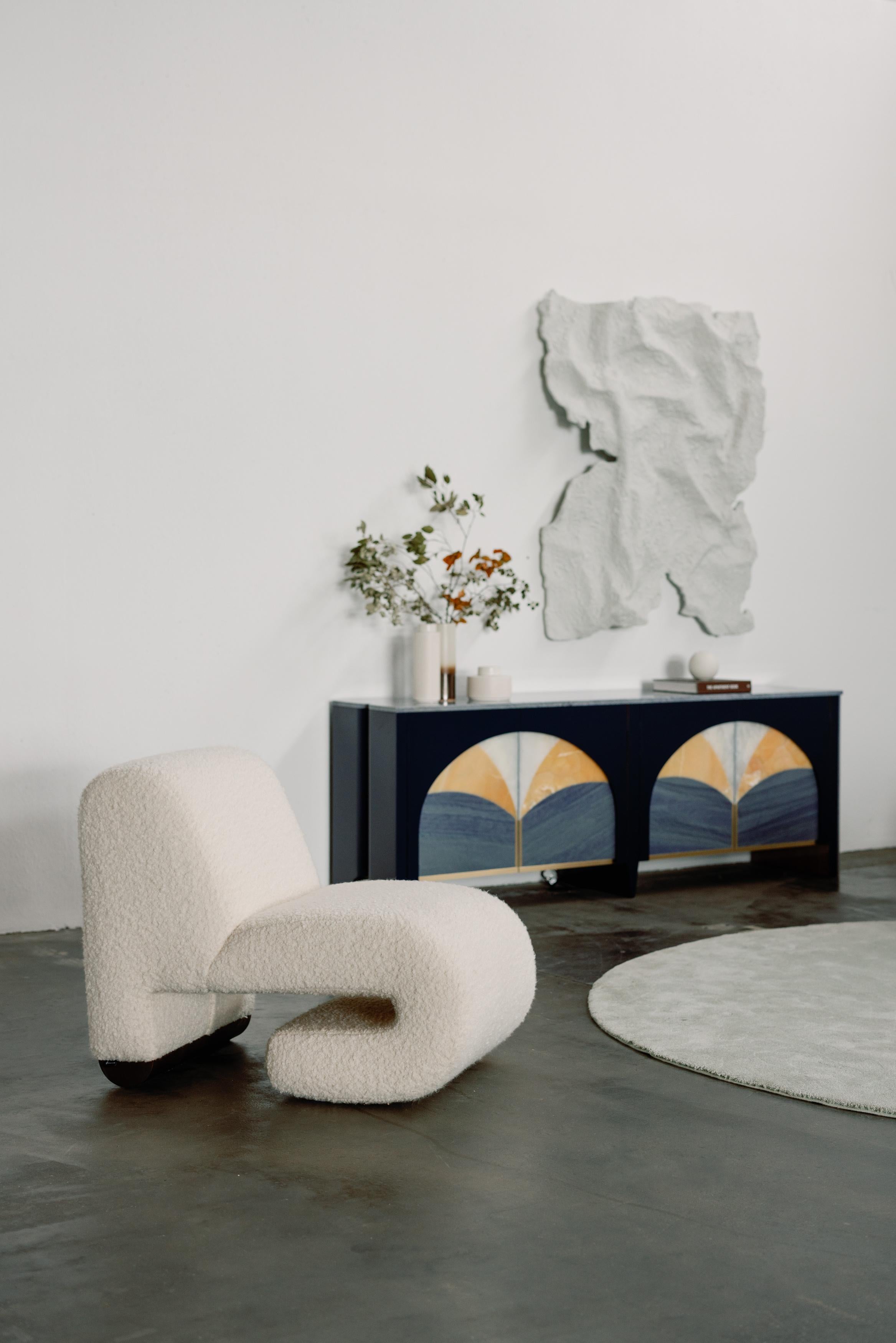 Silla de salón moderna T50, jacquard Dedar, nogal, hecha a mano Portugal By Greenapple Hecho a mano en venta