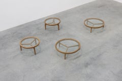 Table moderne en bois de cèdre et verre, Italie fin du 20e siècle